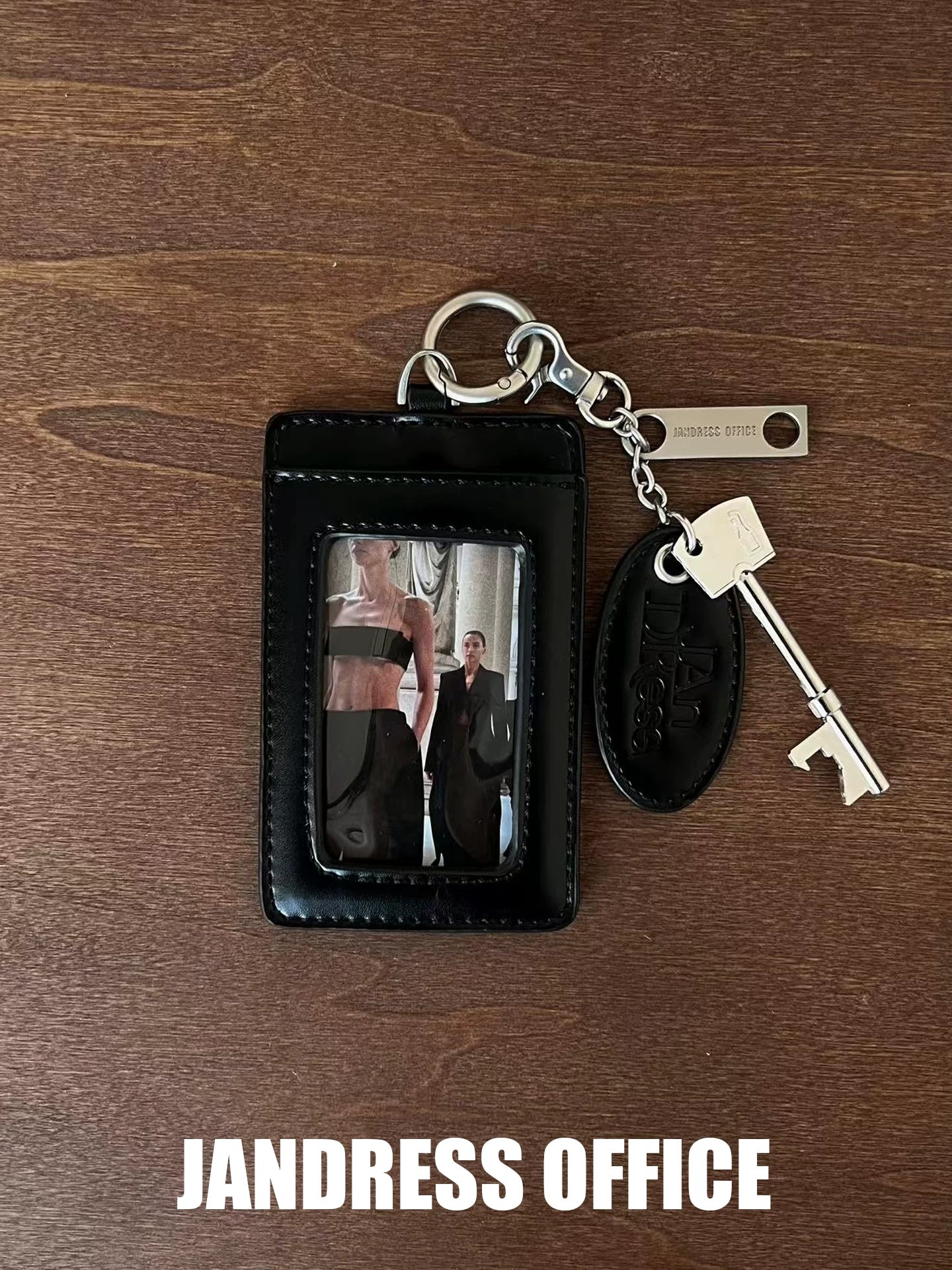 JANDRESS Oval Key Card Holder