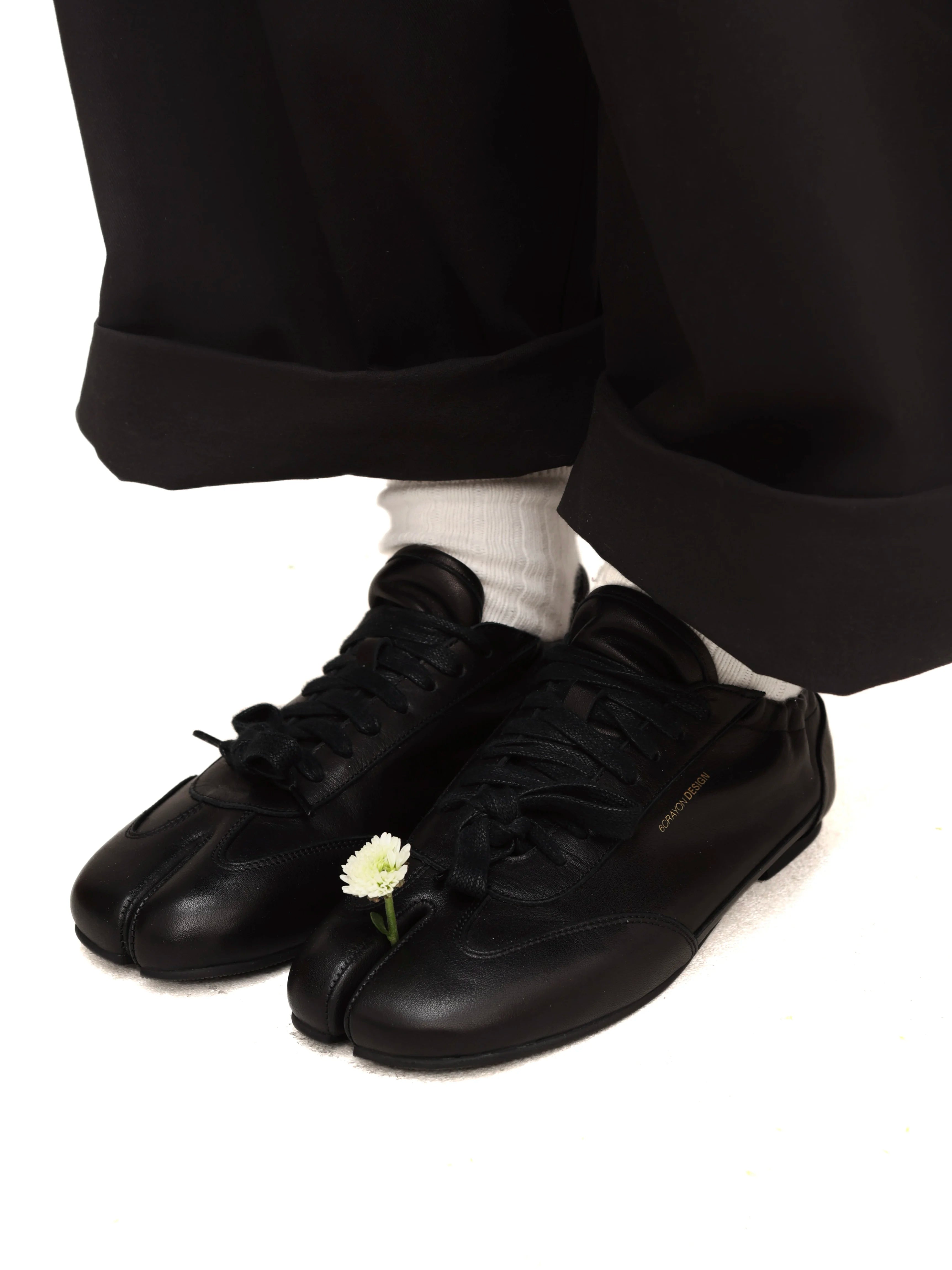 6CRAYON Waxed Calfskin Lace-Up Tabi