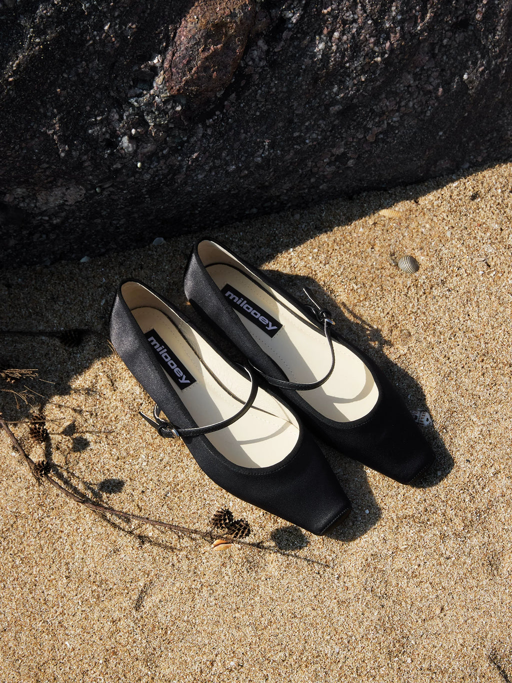MILOOEY Leather Square-Toe Mary Jane
