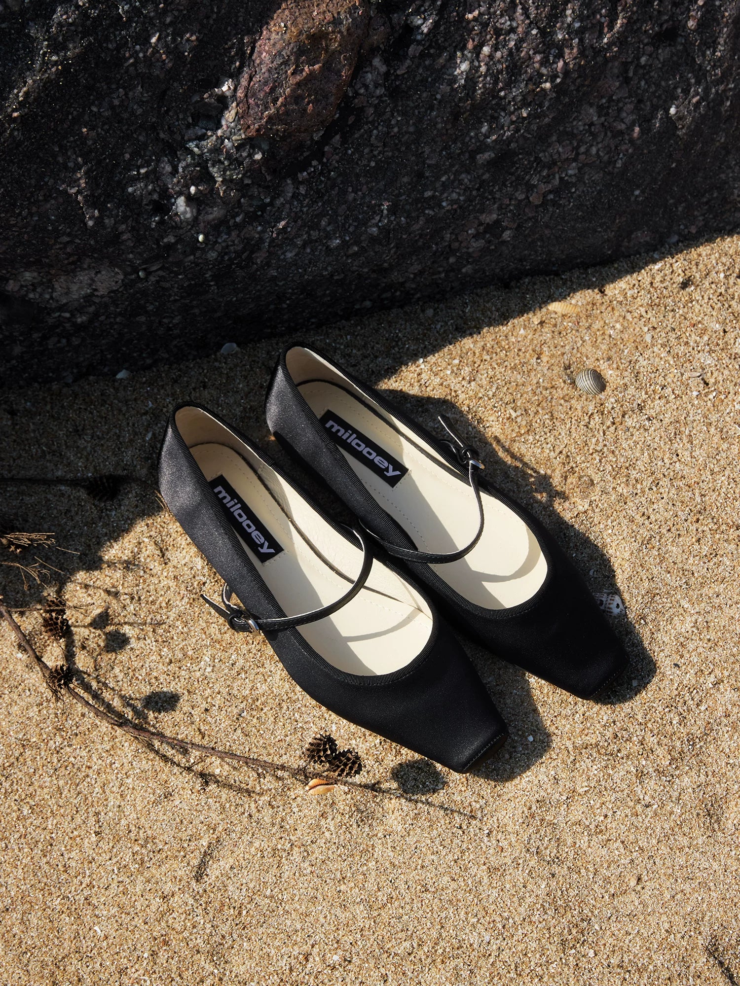 MILOOEY Leather Square-Toe Mary Jane