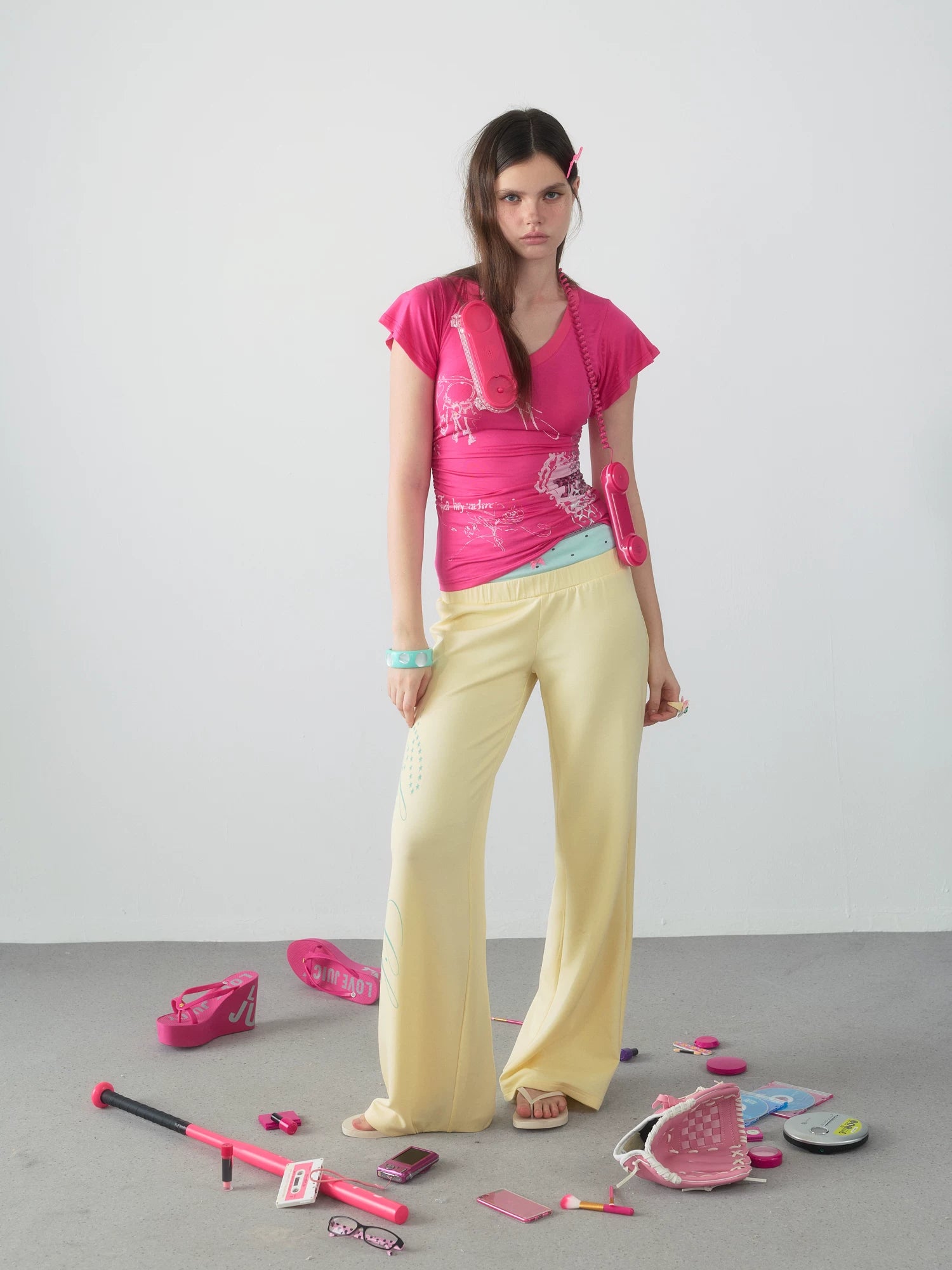 Yawhat Vintage Foil-Stamp V-Neck Cinched Flutter Tee