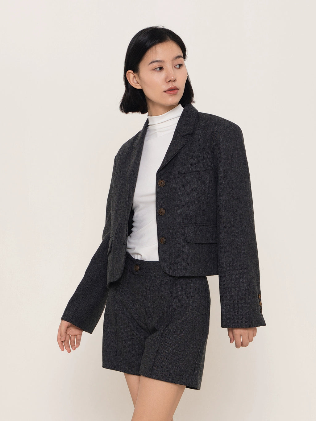 LIVINGTOWN Simple Commuter Superior Short Casual Suit