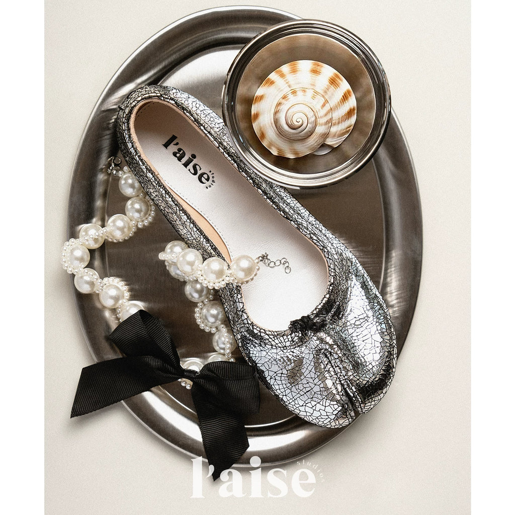 L'aise Washed Leather Split-Toe Tabi Flat