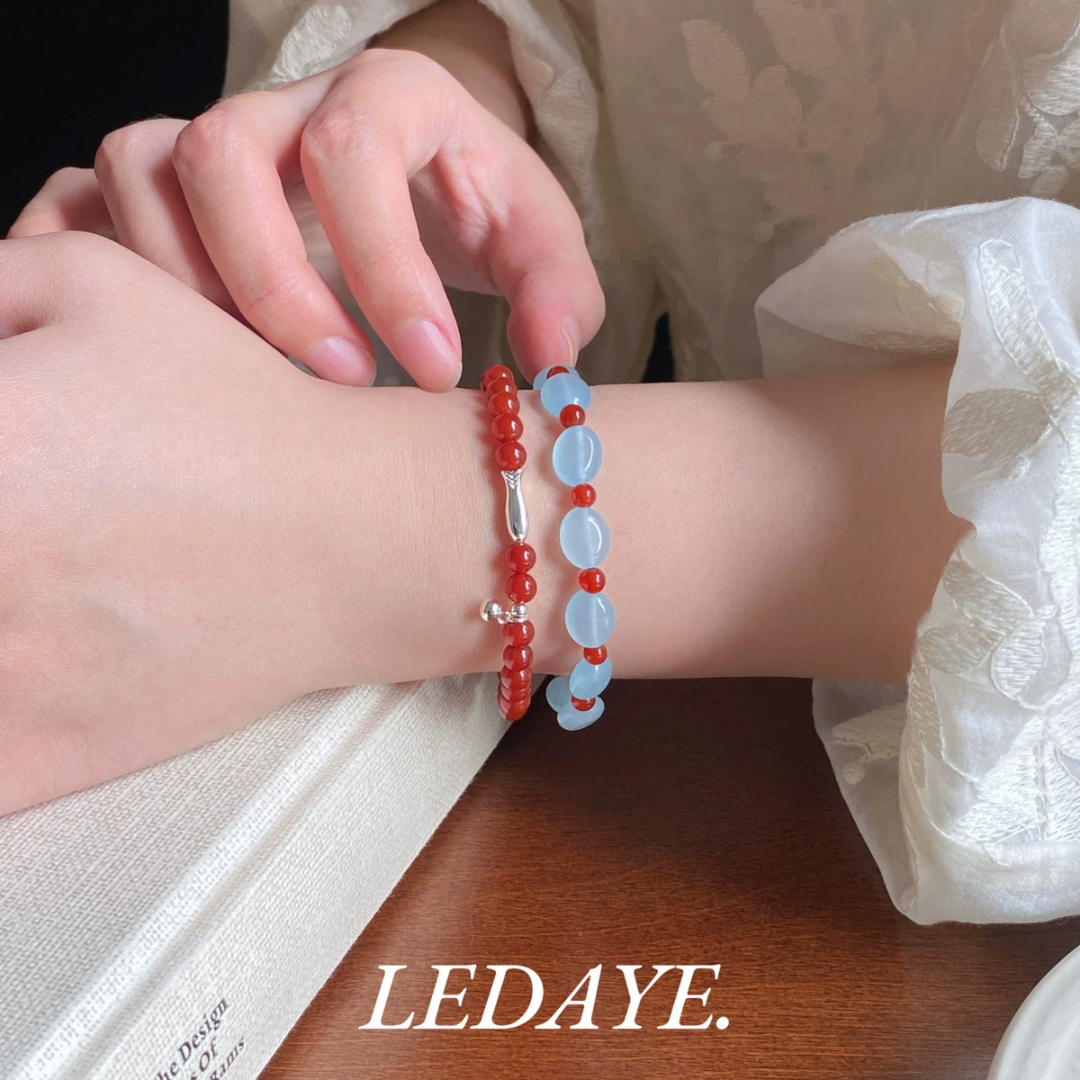 LIDAYE Agate Beaded Bracelet with Contrasting Accents