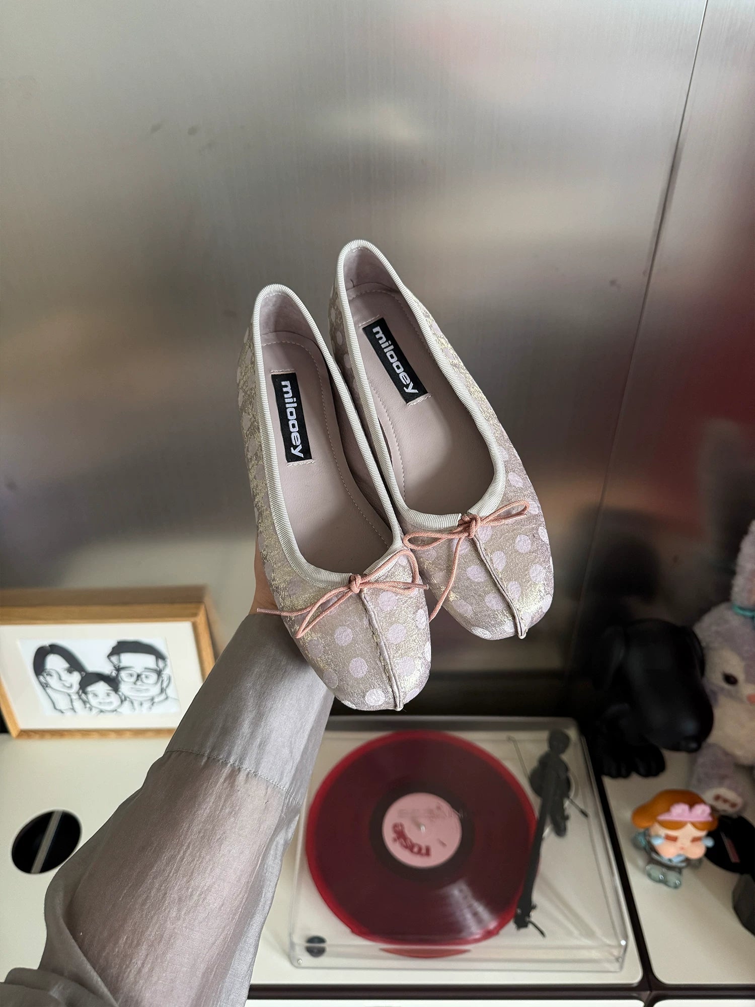 MILOOEY Leather Round-Toe Slip-On Ballet Flat