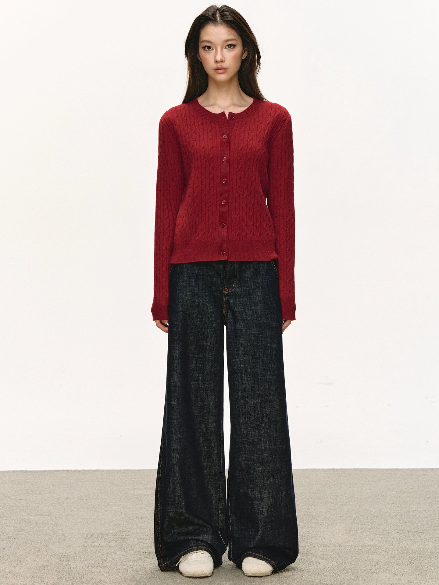 Anna Aneae Bottomed Slim-fitting Short Knitted Top