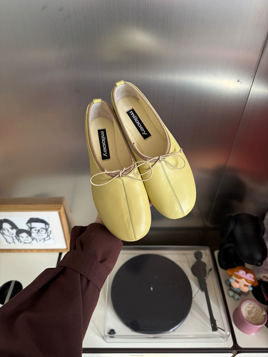 MILOOEY Leather Round-Toe Ballet Flat