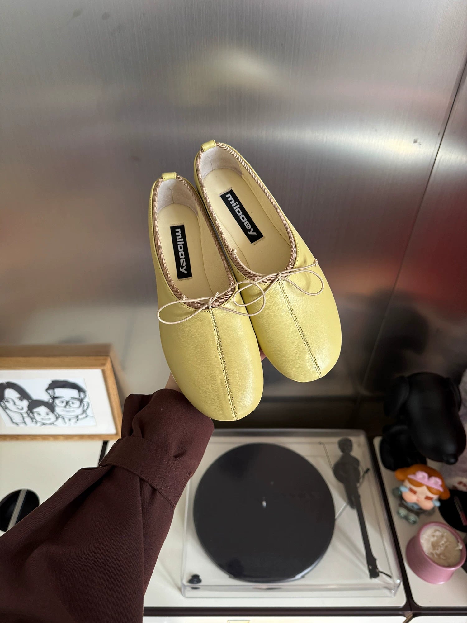 MILOOEY Leather Round-Toe Ballet Flat