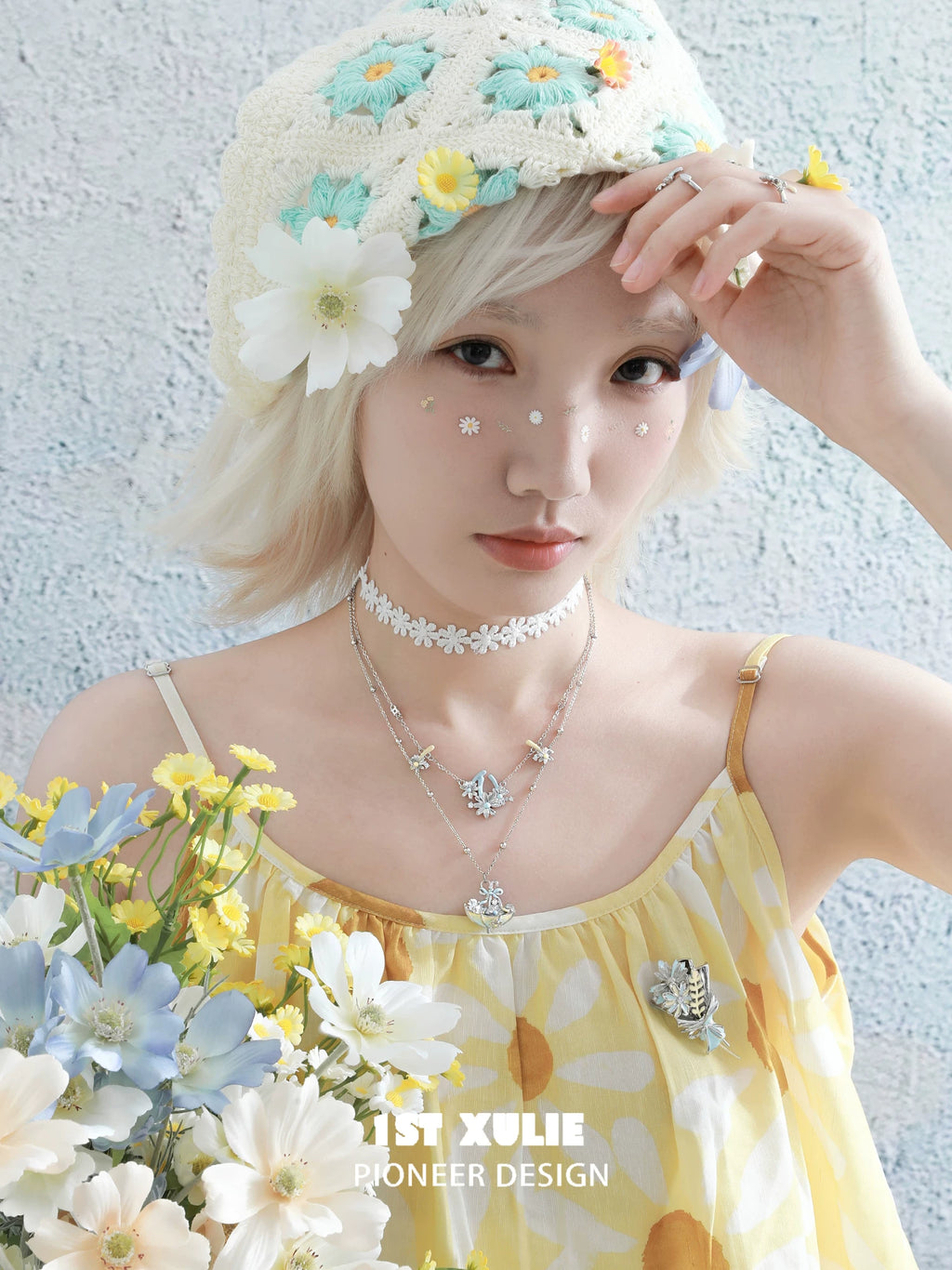 1ST XULIE Daisy Double-Layer Pendant Necklace