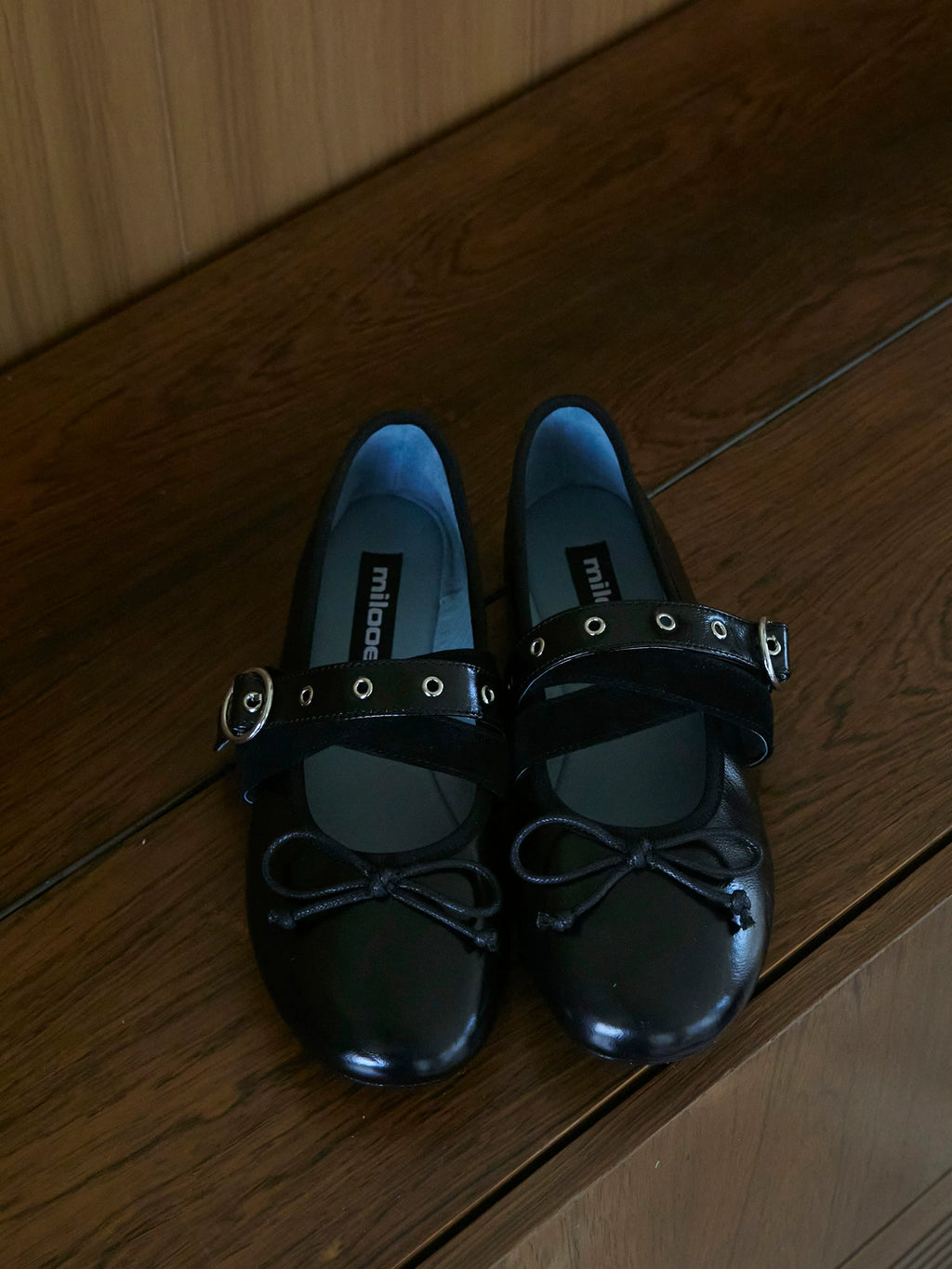 MILOOEY Leather Round-Toe Bow Ballet Flat