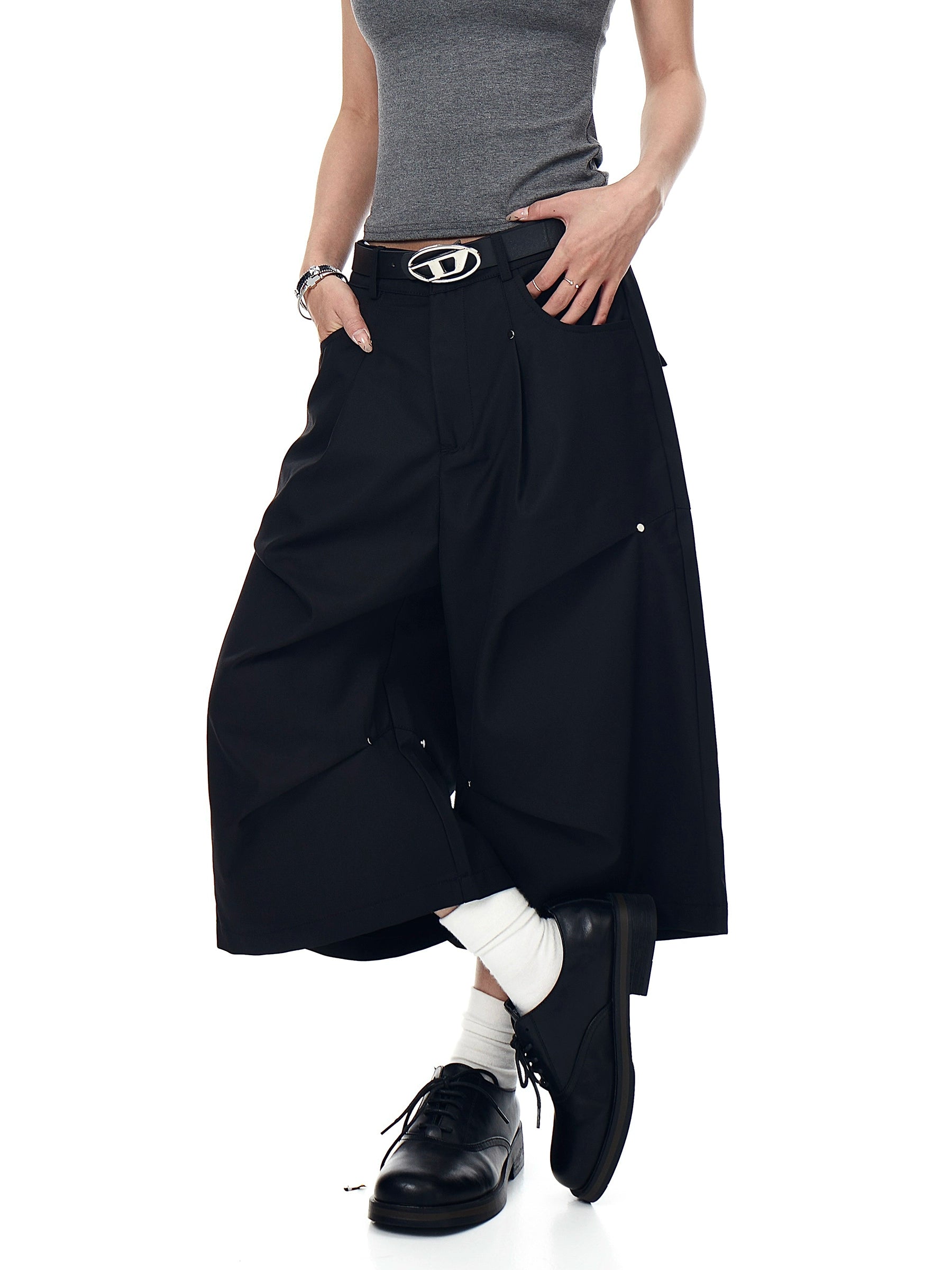 BLACKLISTS riveted pleated cropped trousers