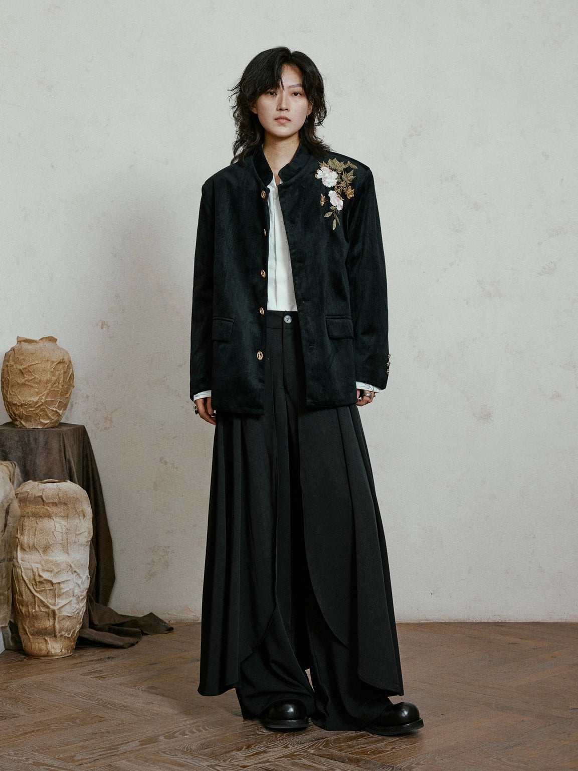 SUNYVONNE Vintage Flower Embroidered Blazer