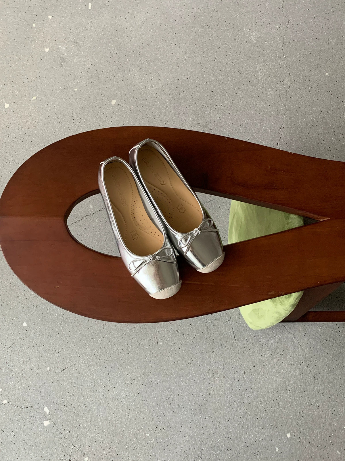 MILOOEY Bow Ballet Flat