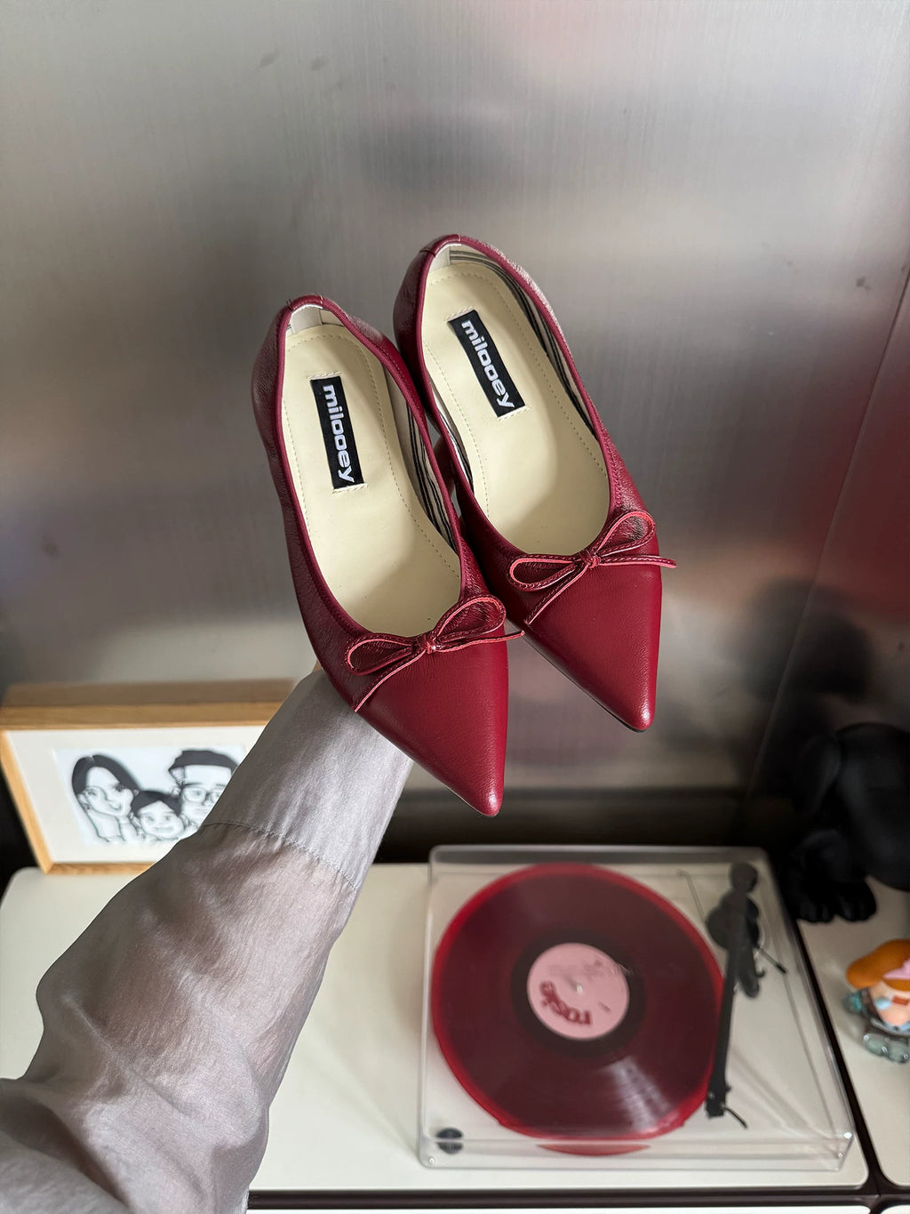 MILOOEY Leather Pointed-Toe Ballet Flat