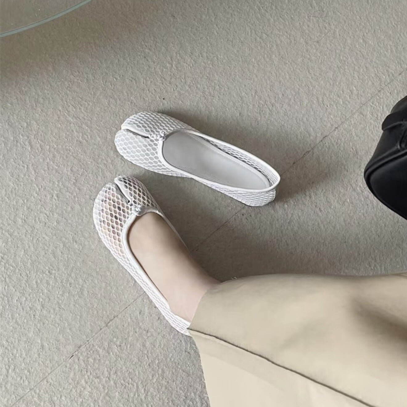 HZxingj Rubber Woven Fishnet Slip-On Tabi