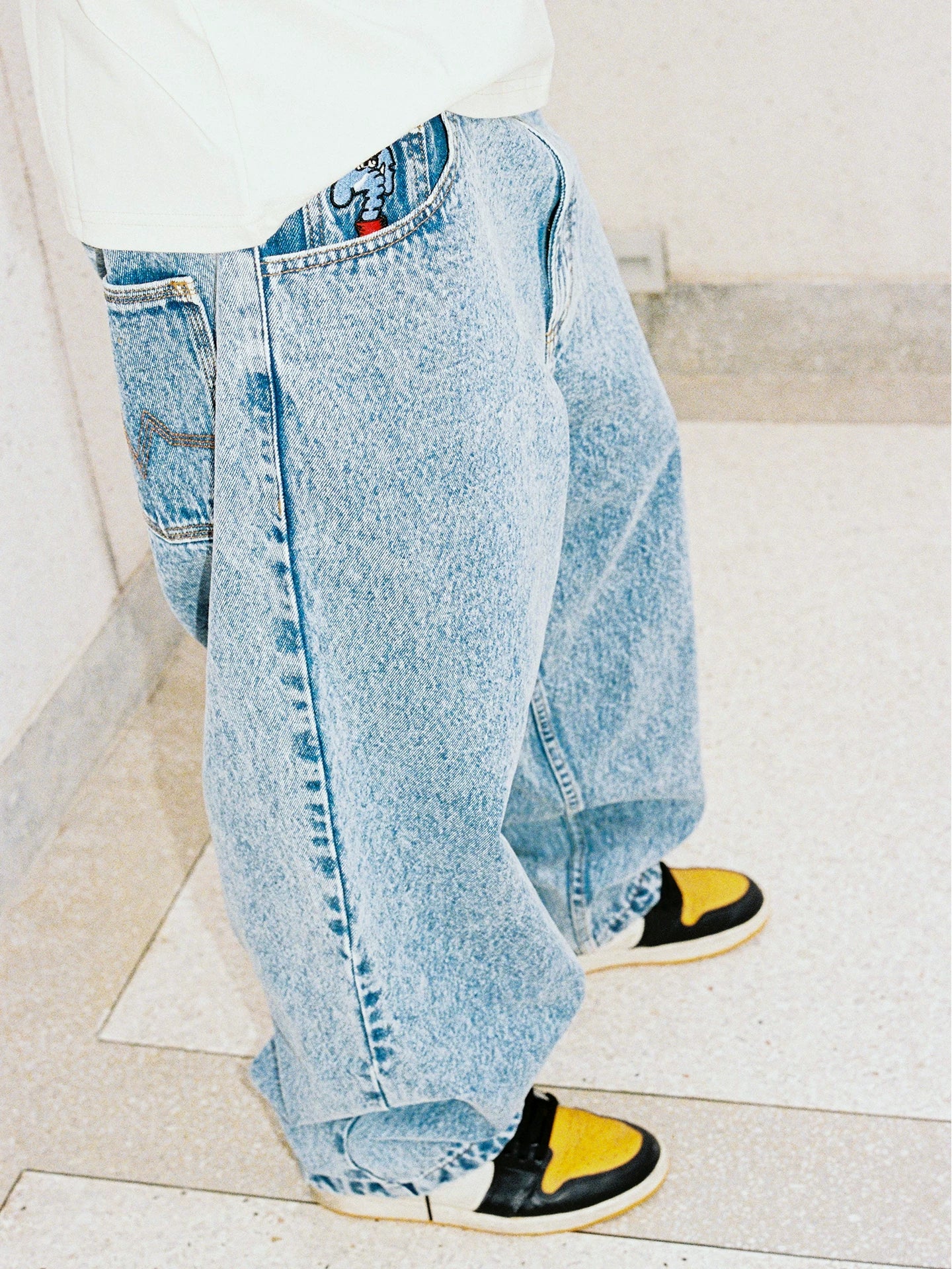 MindError Vintage Baby Elephant Embroidered Loose Straight Jeans