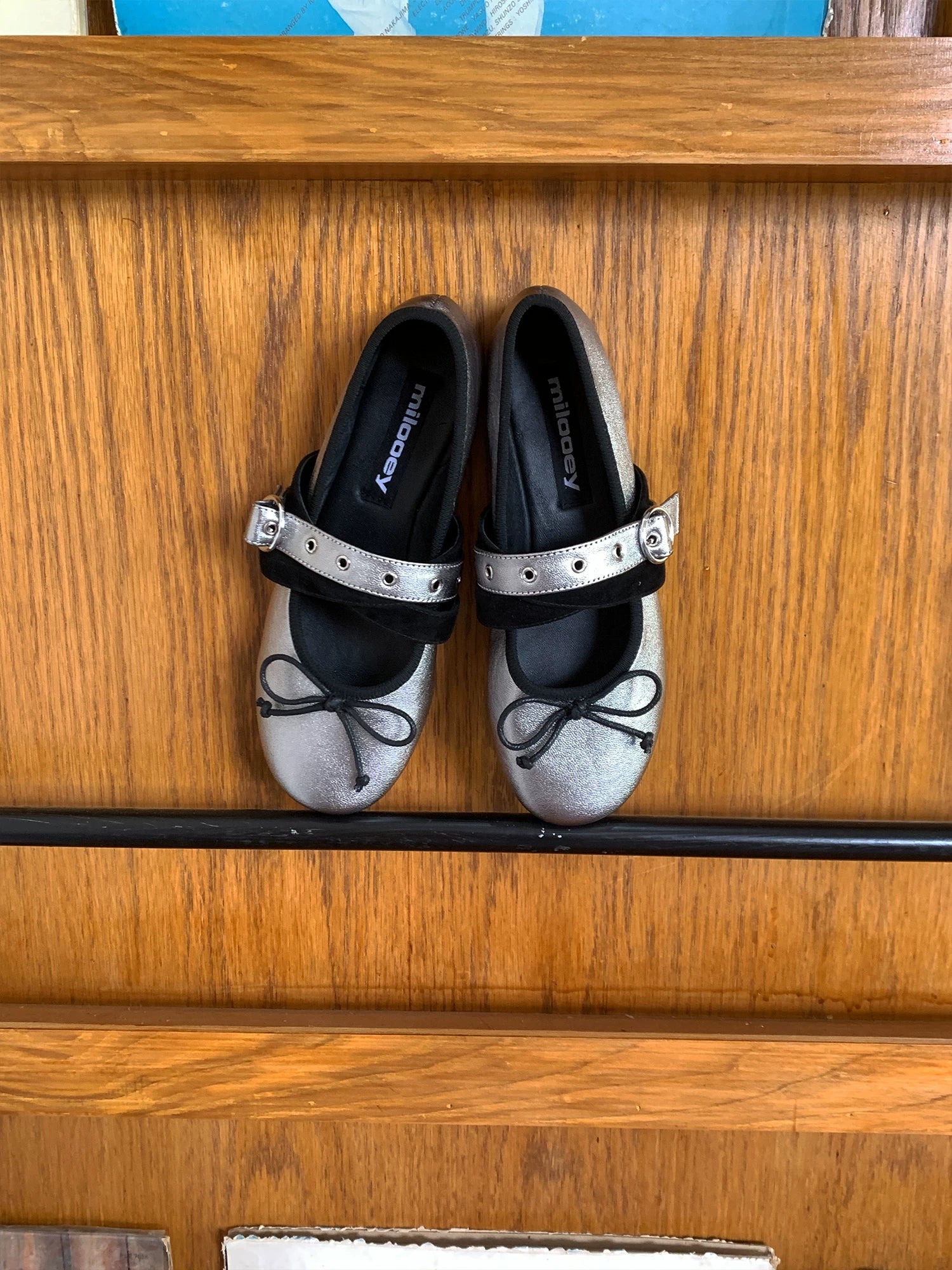 MILOOEY Leather Round-Toe Bow Ballet Flat