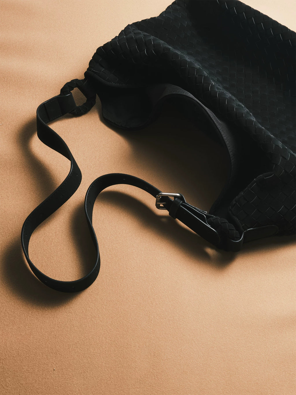 LIMPIDOCULUS Black Handwoven Textured Faux Leather Magnetic Tote Bag