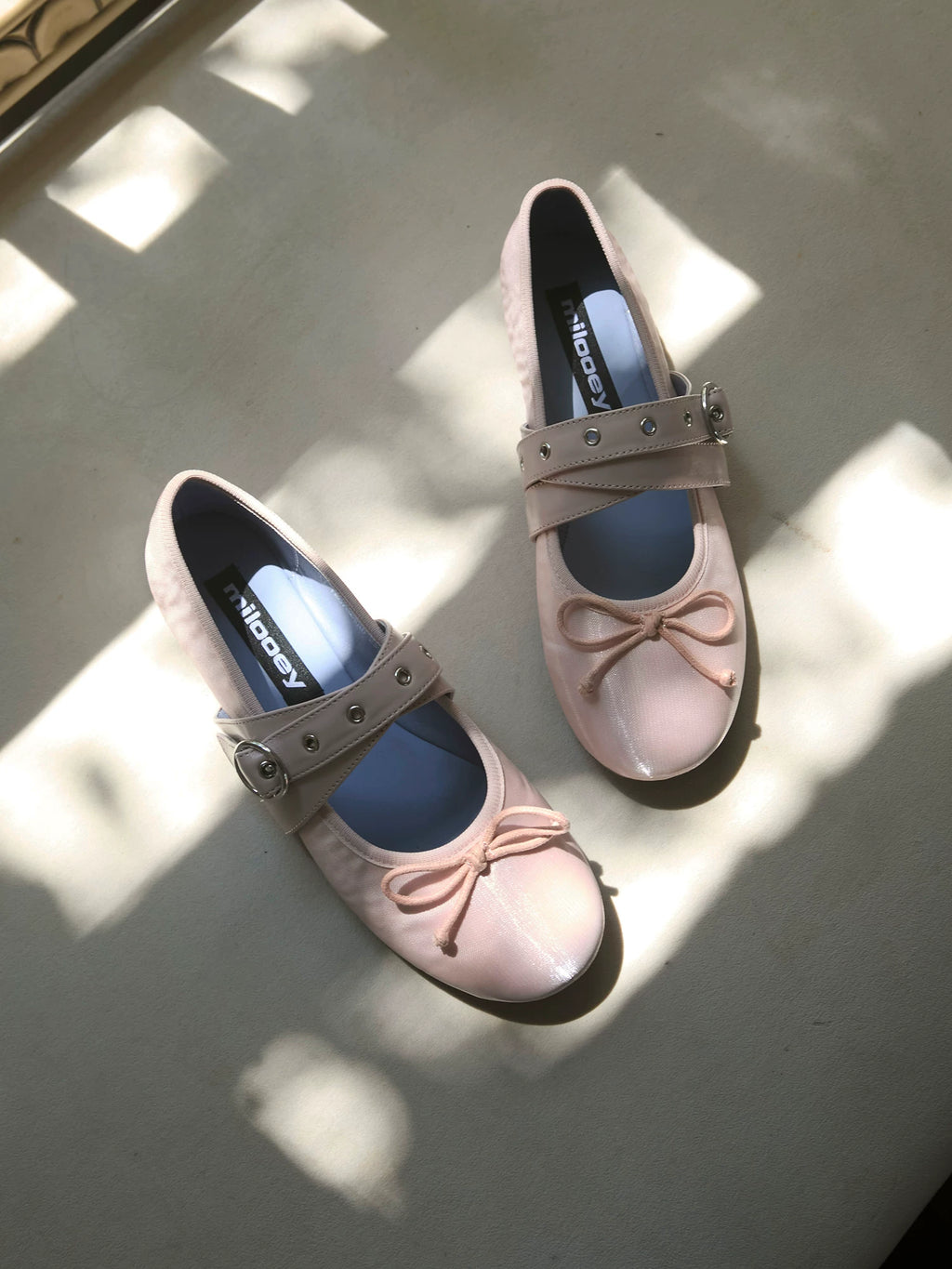 MILOOEY Leather Round-Toe Bow Ballet Flat