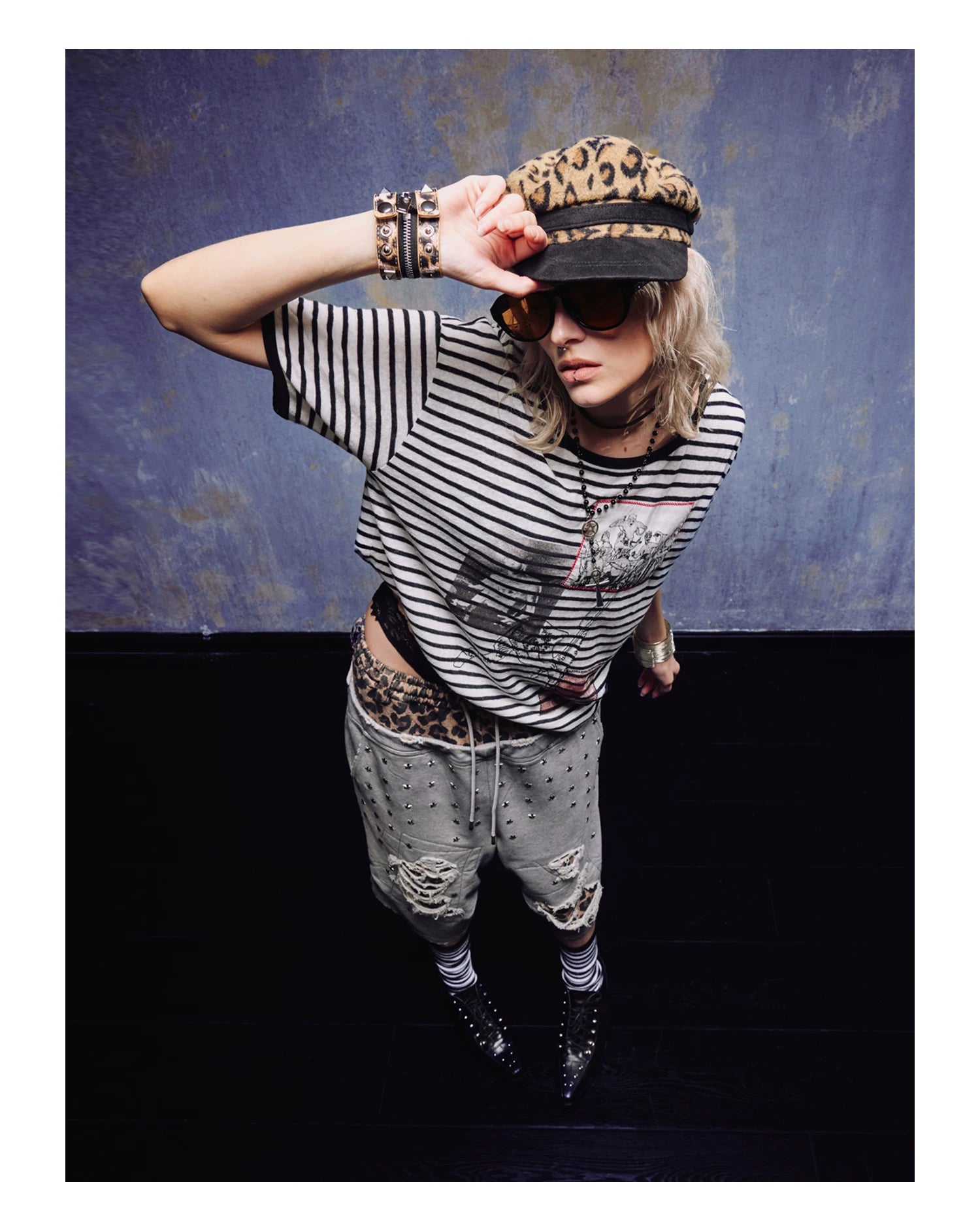 Yemanup Retro Striped Embroidered Applique Printed Versatile Tee