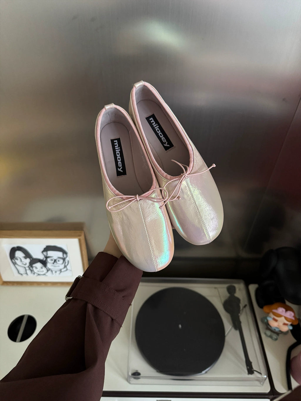 MILOOEY Leather Round-Toe Ballet Flat