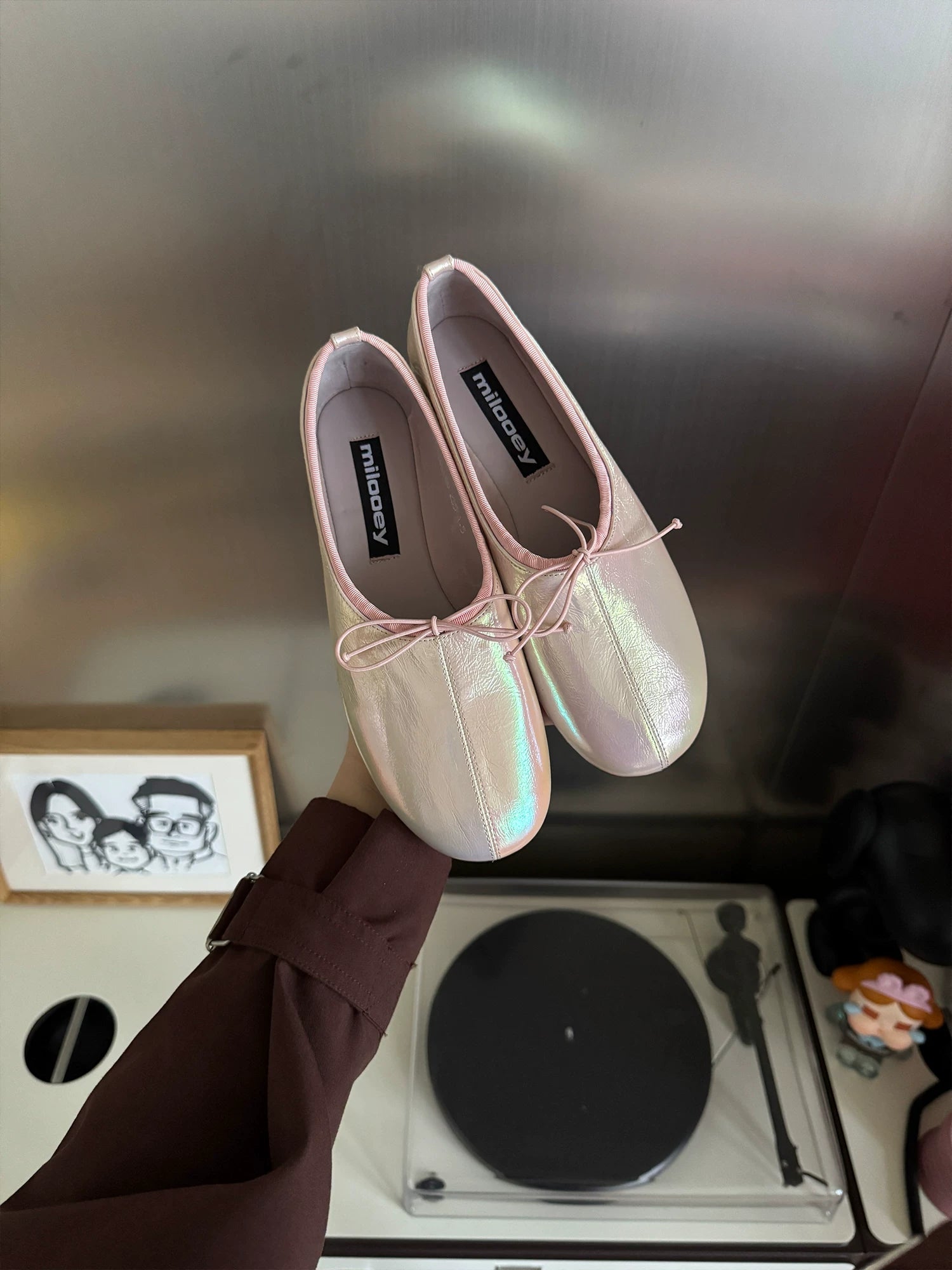 MILOOEY Leather Round-Toe Ballet Flat