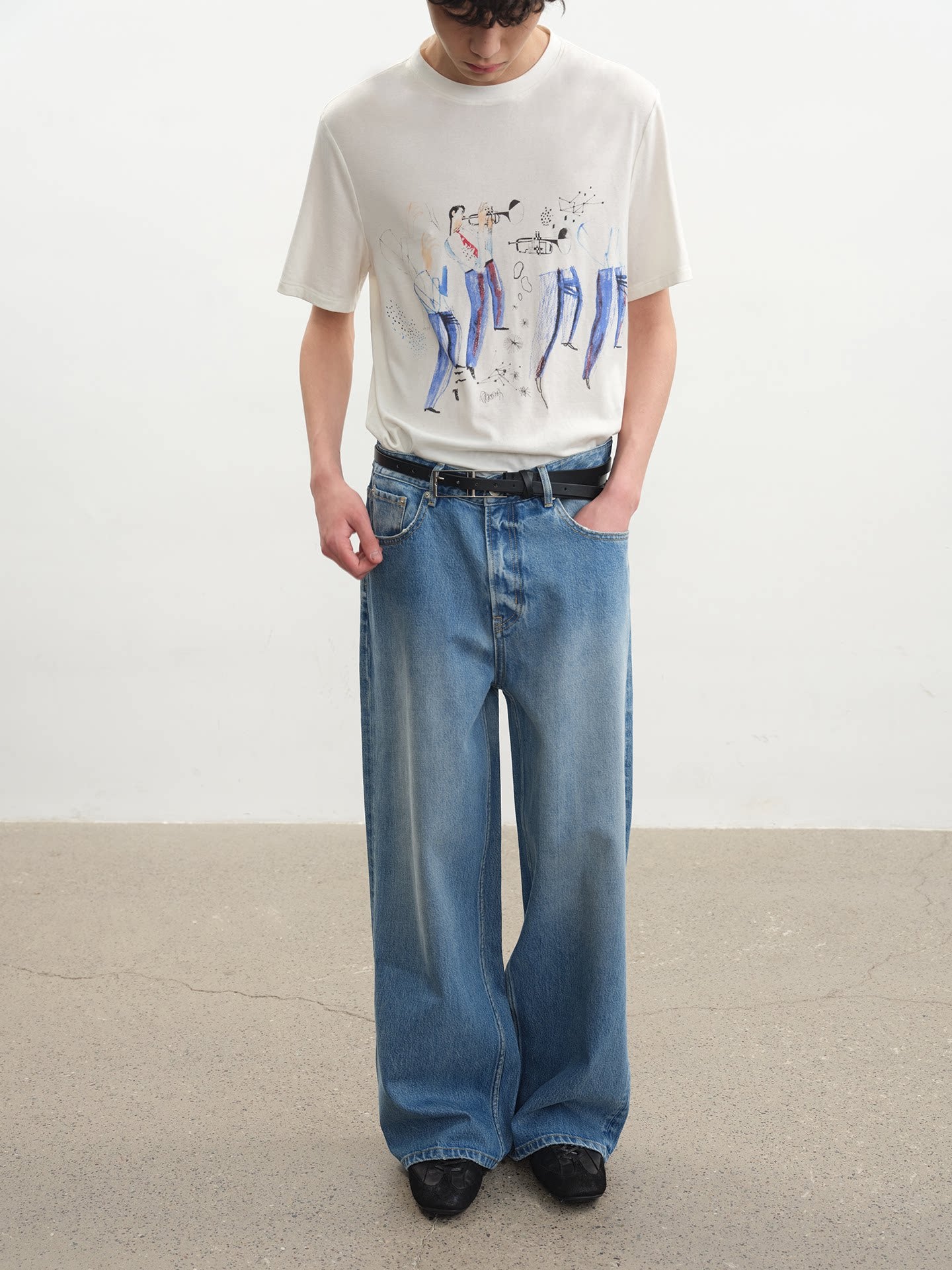 JCAESAR Straight Slightly Loose Jeans