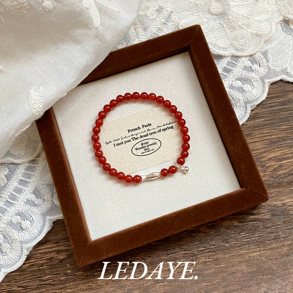 LIDAYE Agate Beaded Bracelet with Contrasting Accents