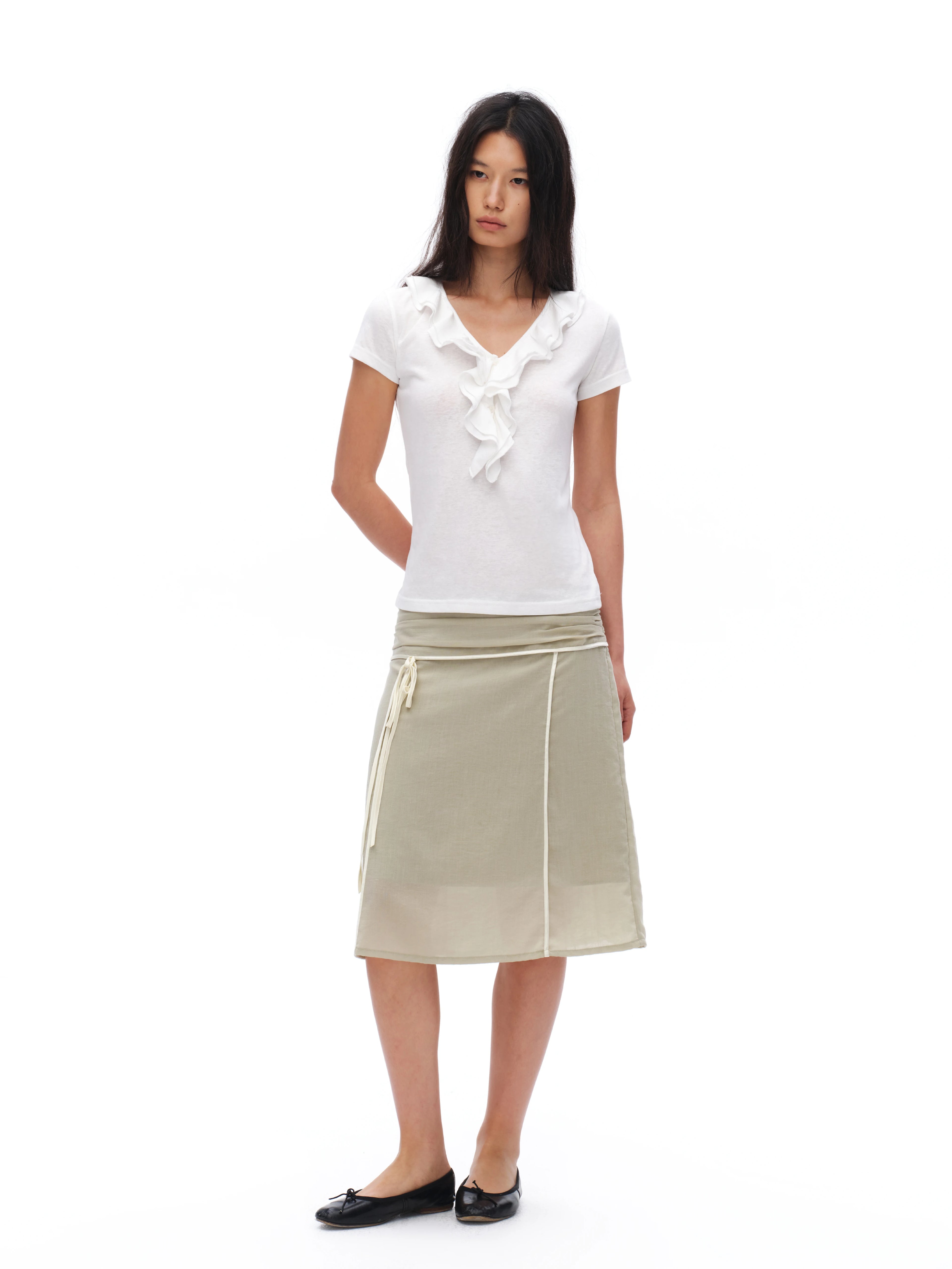 Oinimi Ruffle Edge V Neck Slim and Thin Tee