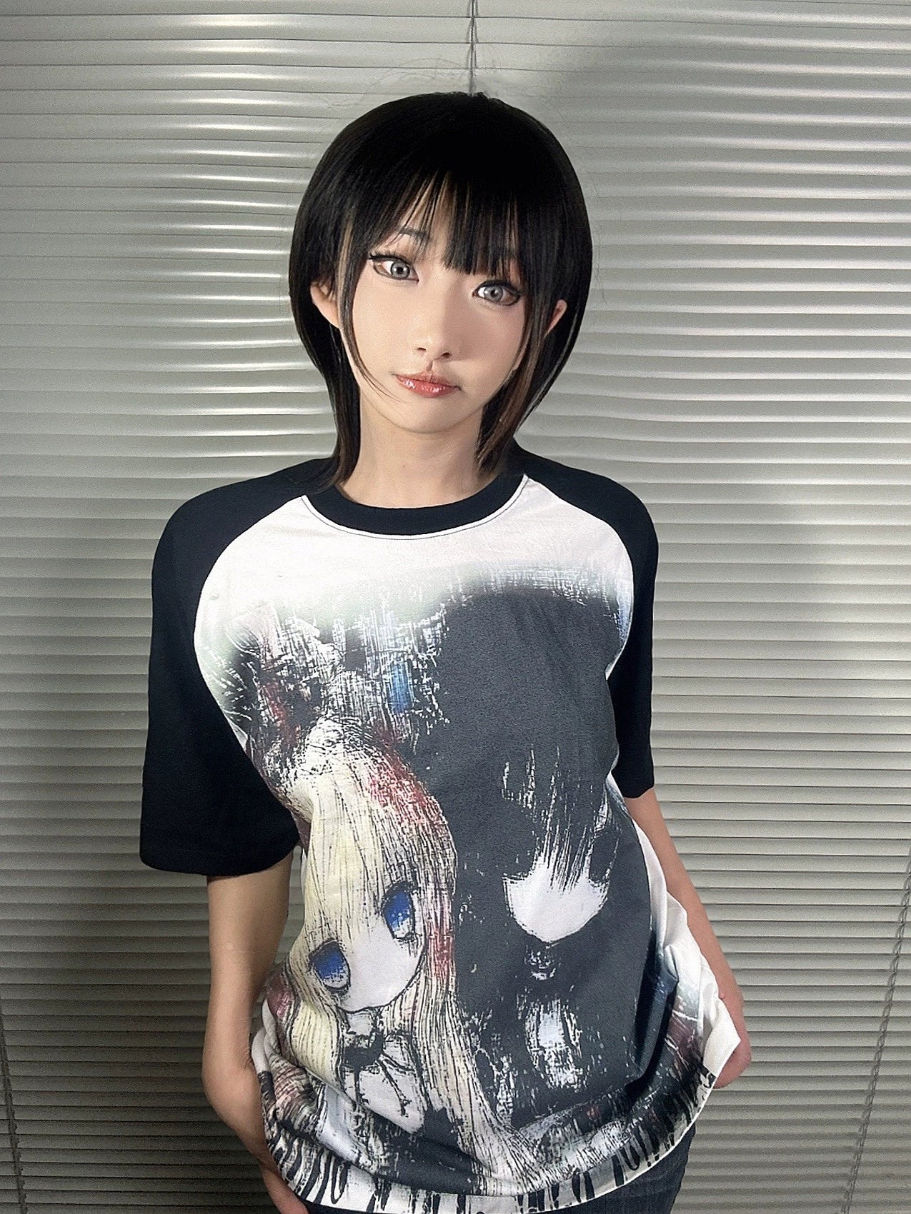 WEBBAR Loose Black and White Shoulder Tee