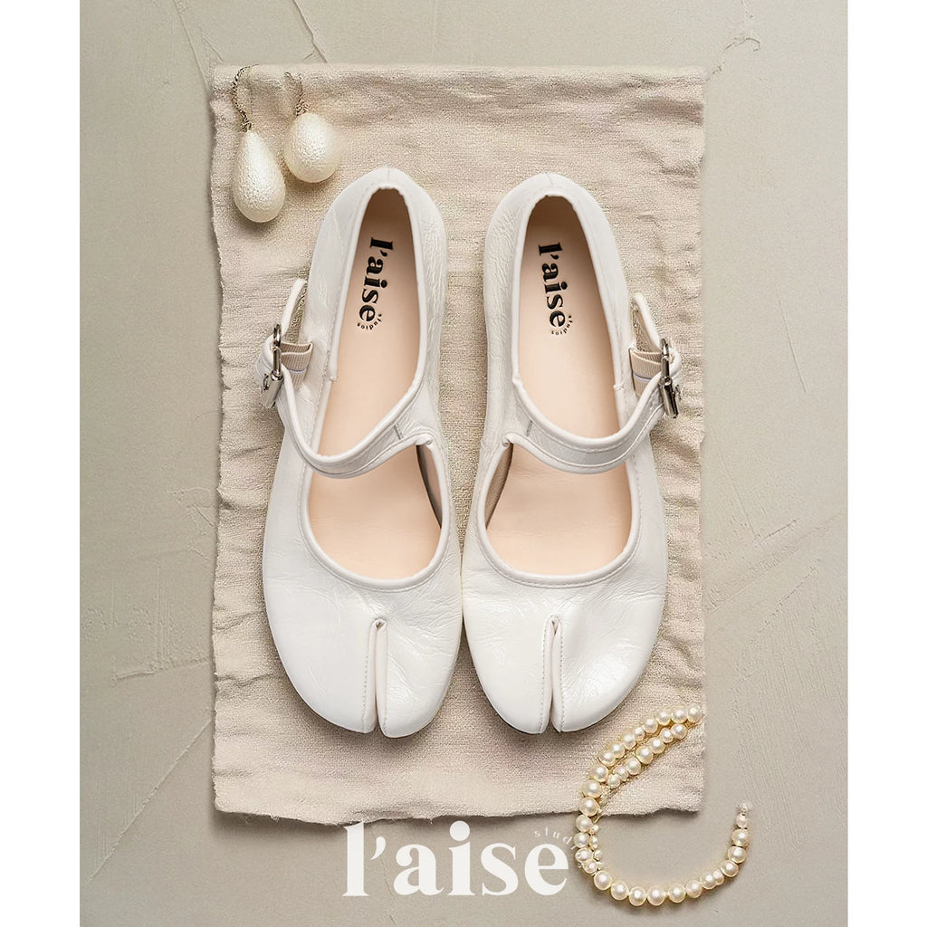 L'aise Patent Leather Split-Toe Mary Jane Flat