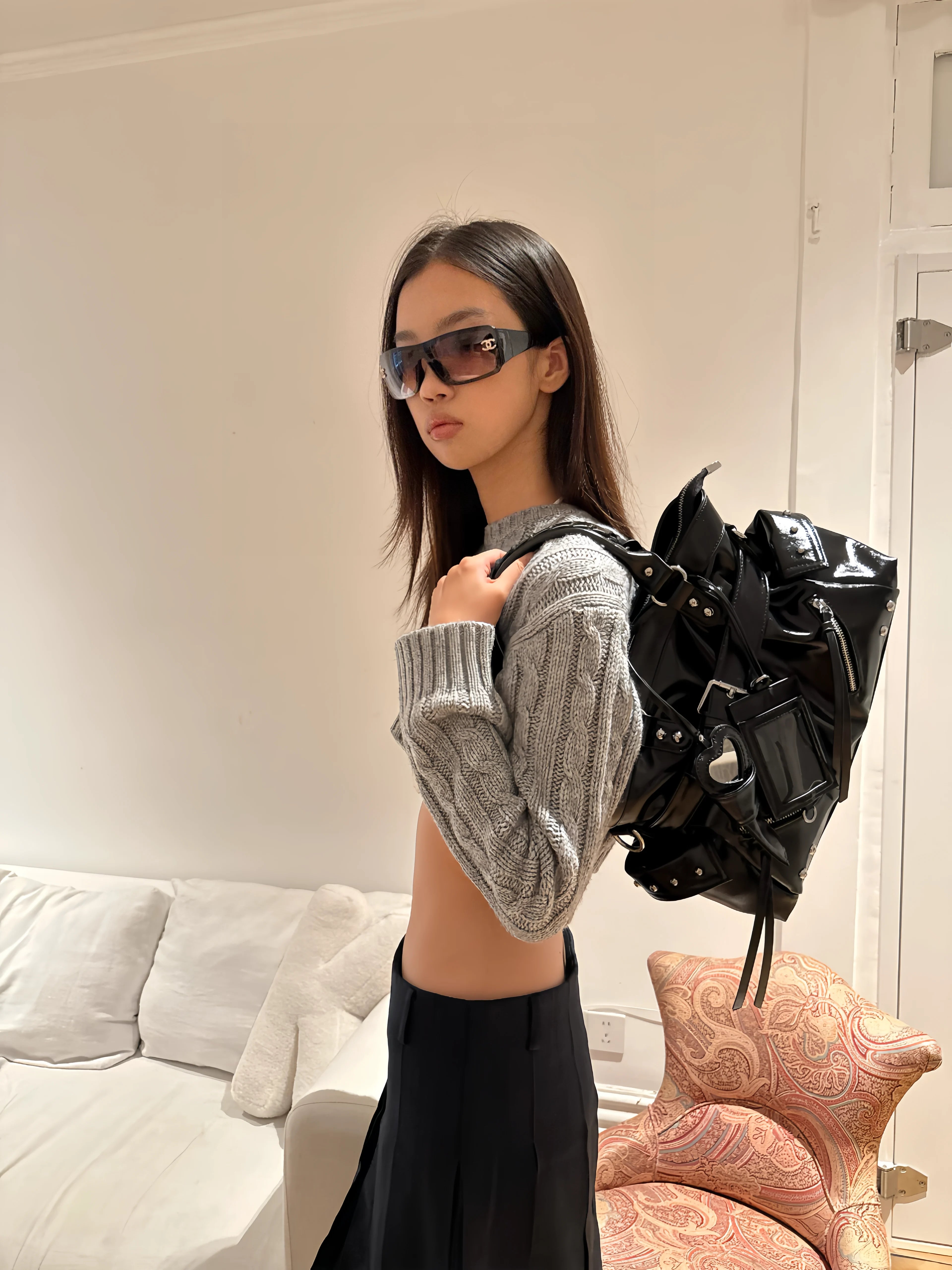Kloaiio Black Oily Waxed Leather Zip-Top Motorcycle Bag