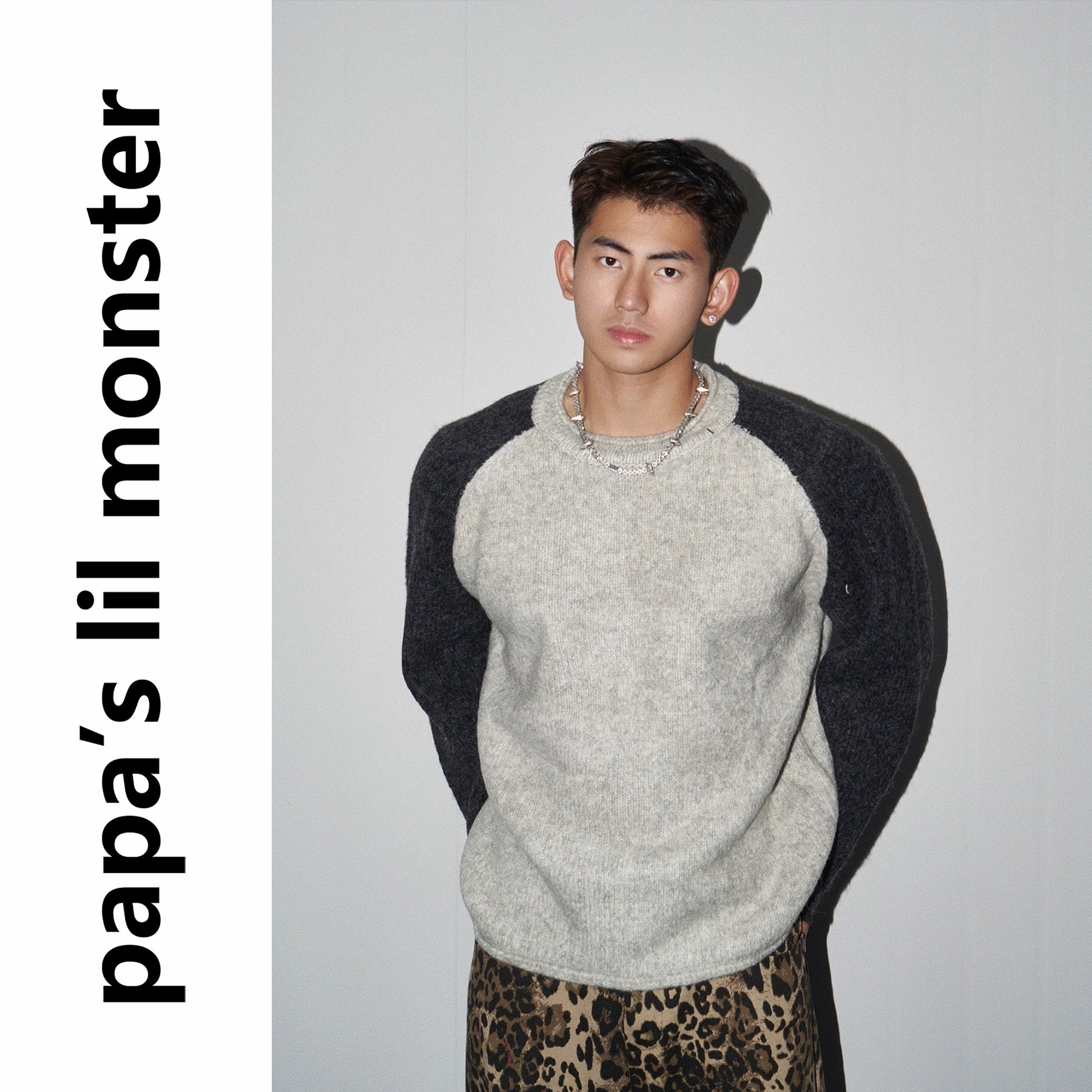 PAPASLILMONSTER Spliced Shoulder Crew Neck Sweater