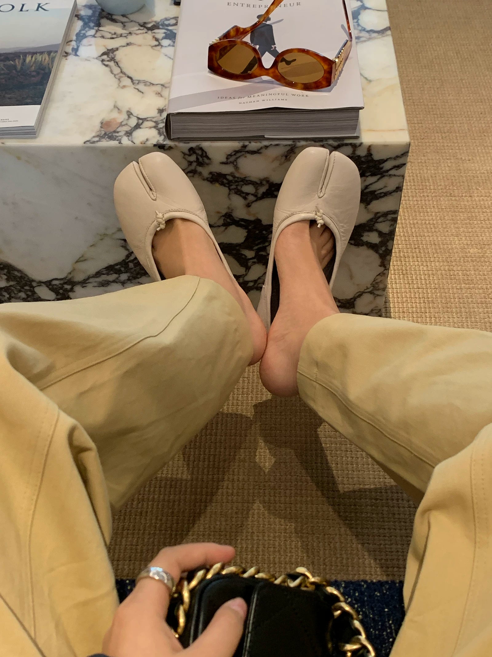 MILOOEY Leather Split-Toe Slip-On Flats