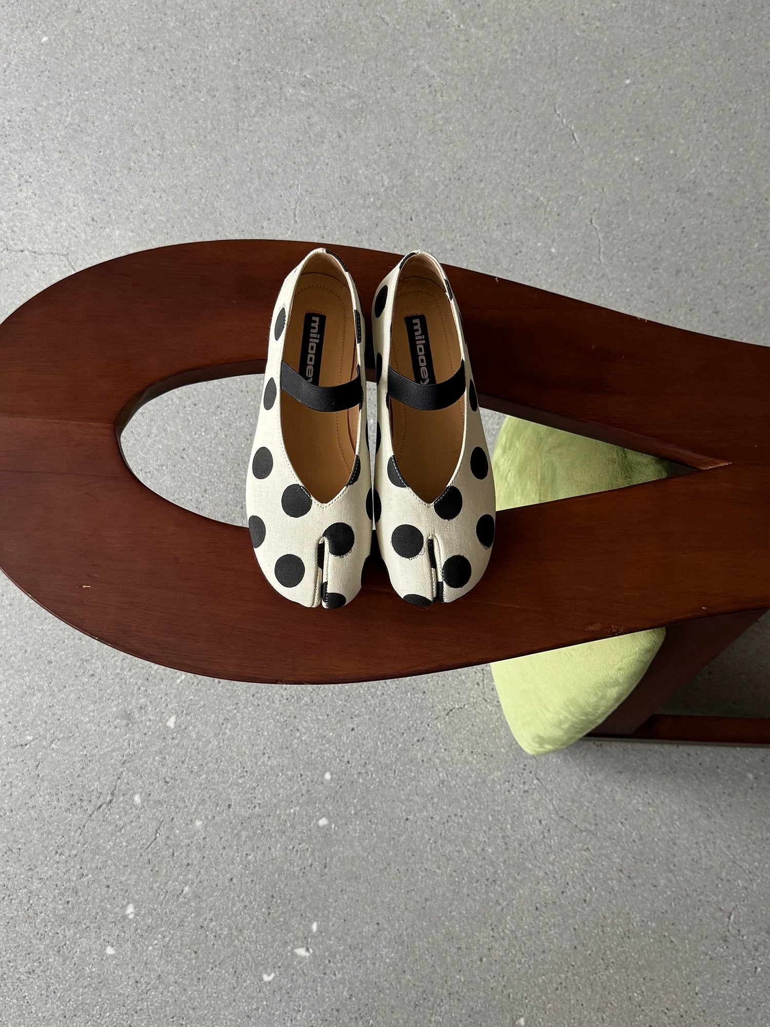 MILOOEY Leather Split-Toe Slip-On Loafer