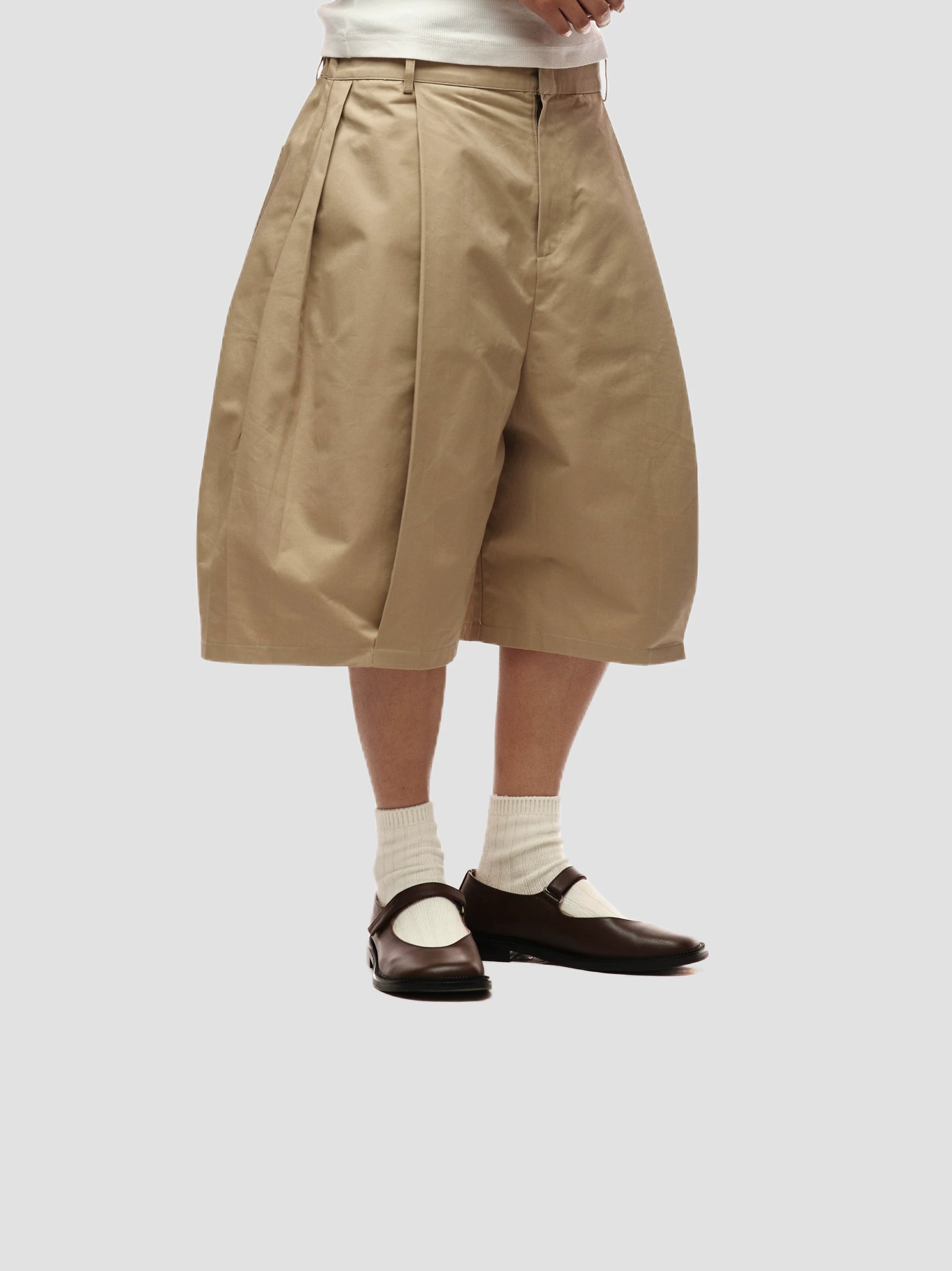 6CRAYON Double Pleated Loose Straight-Leg Shorts with Elastic Waist