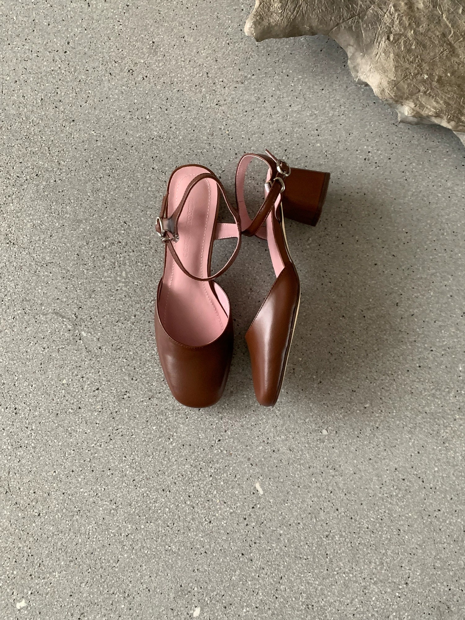 MILOOEY Leather Chunky Heel Mary Jane Sandal