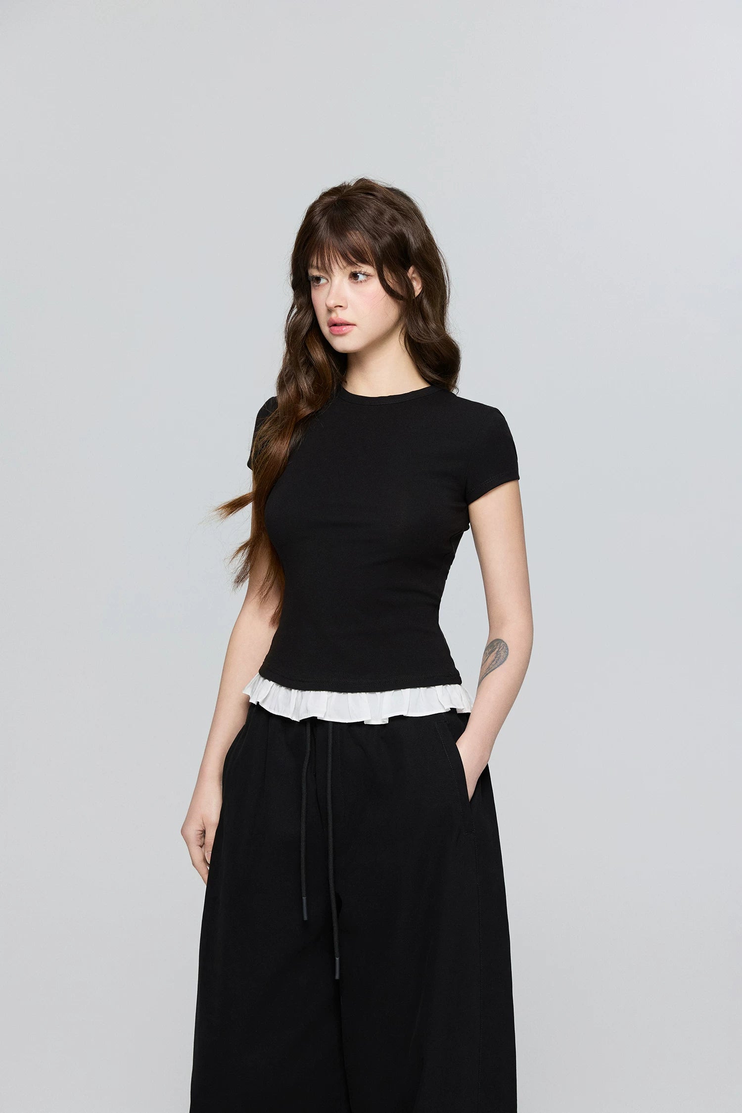 Avenement Splicing Lace Slim Body Contrasting Tee