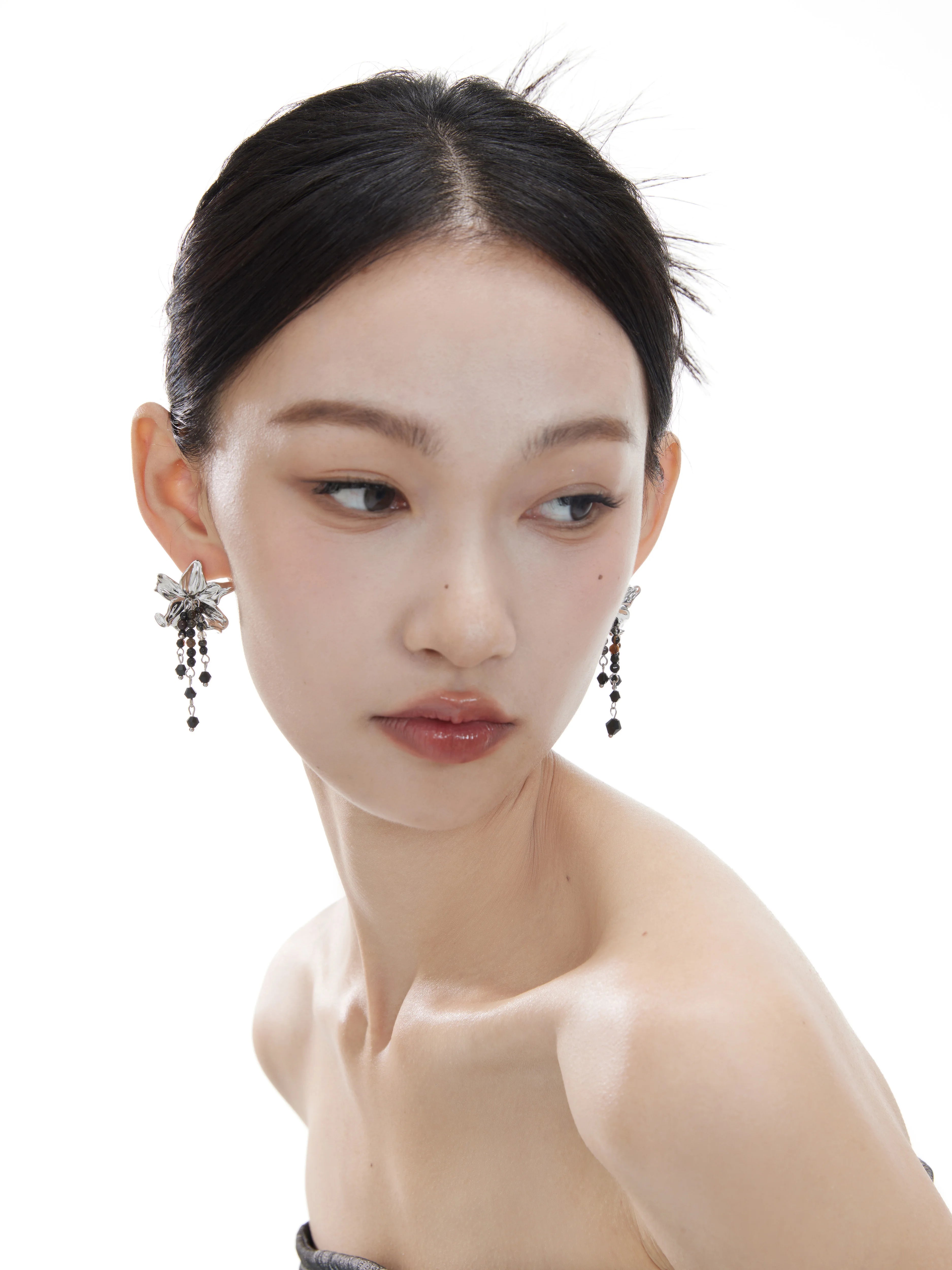 NO SOLUTION Romantic Lily Earrings