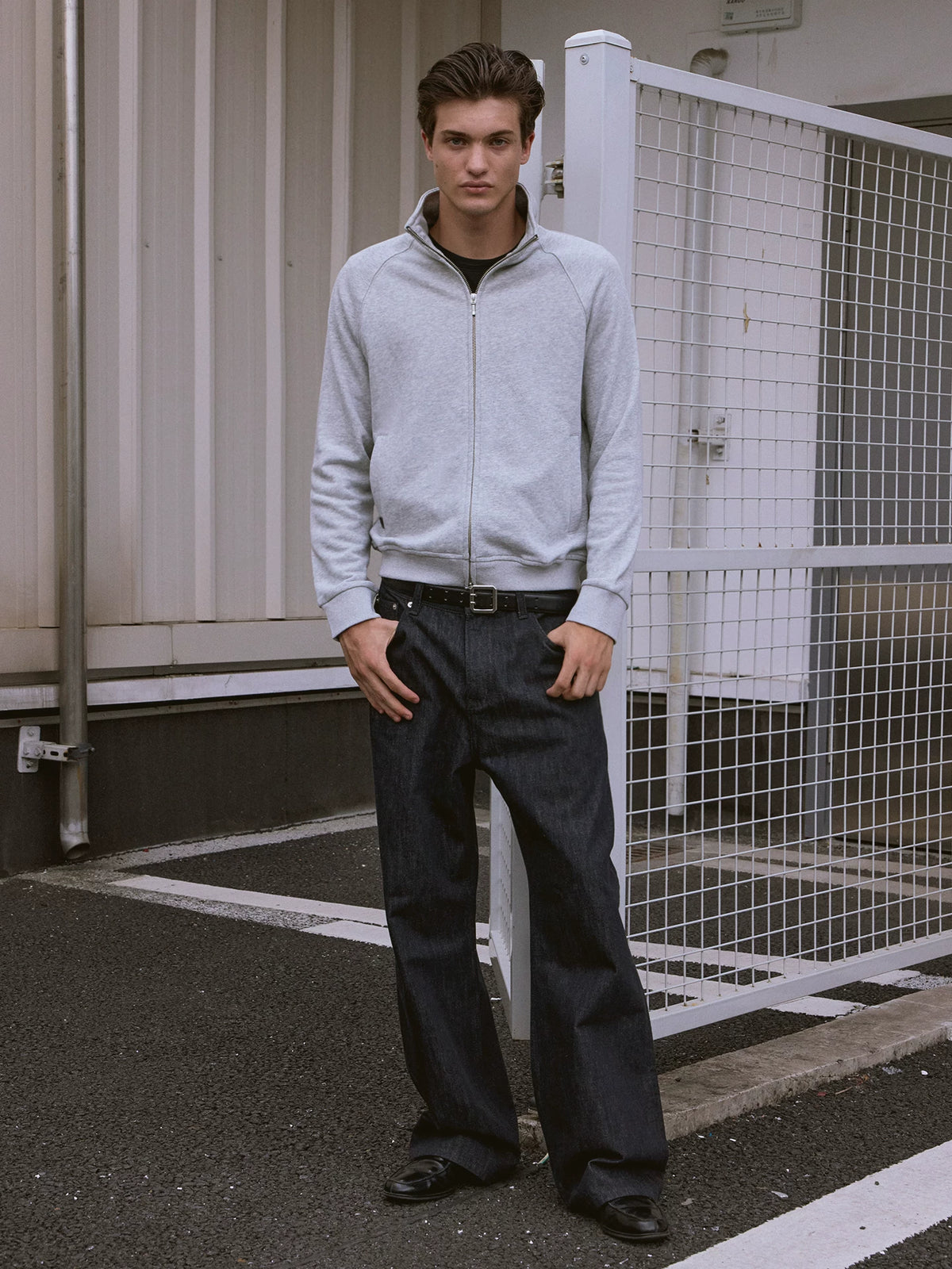 VLABMADE Slim Fit Wrinkle-Resistant Zip-Up Sweatshirt