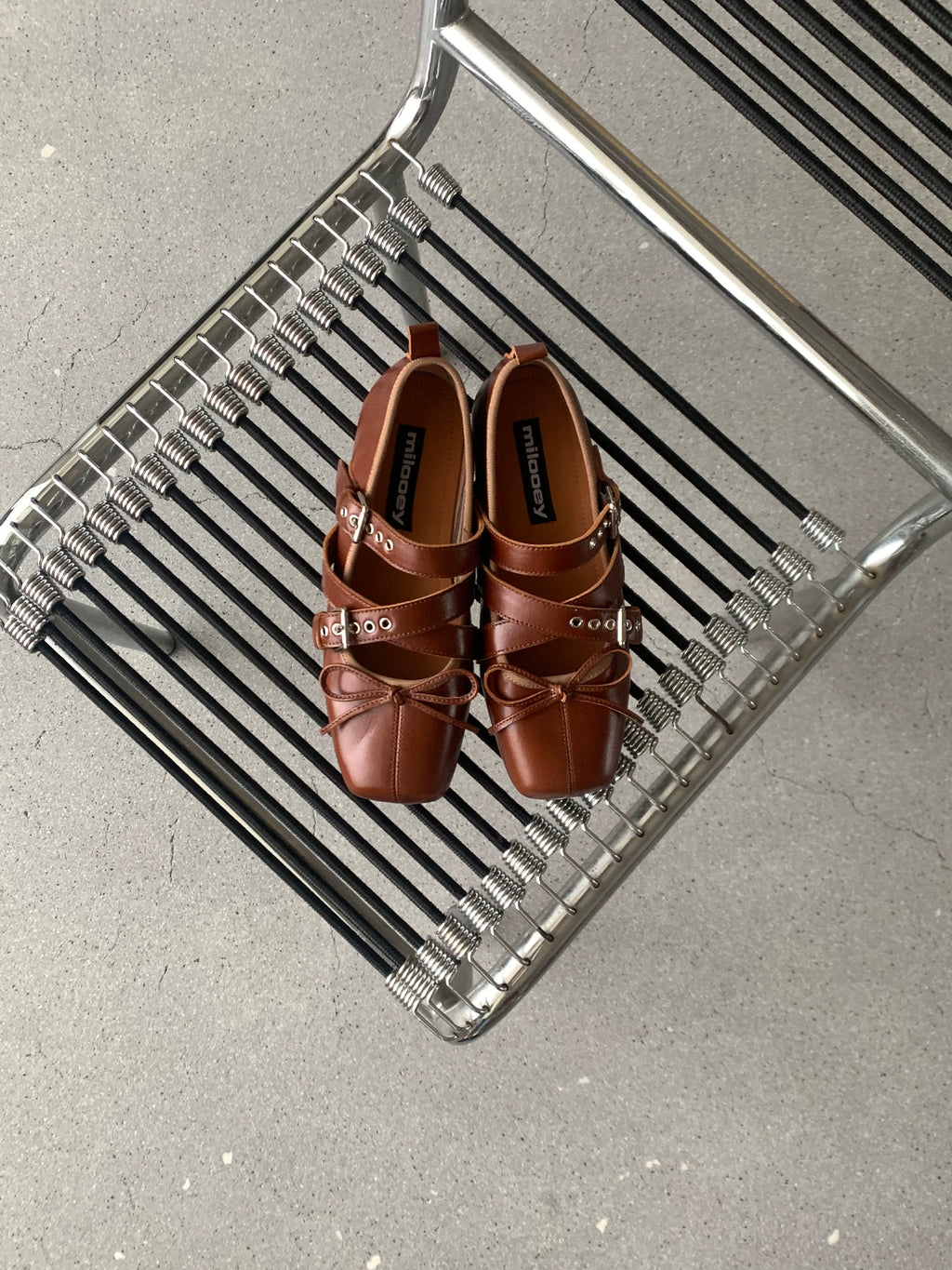 MILOOEY Leather Bow Mary Jane Flats