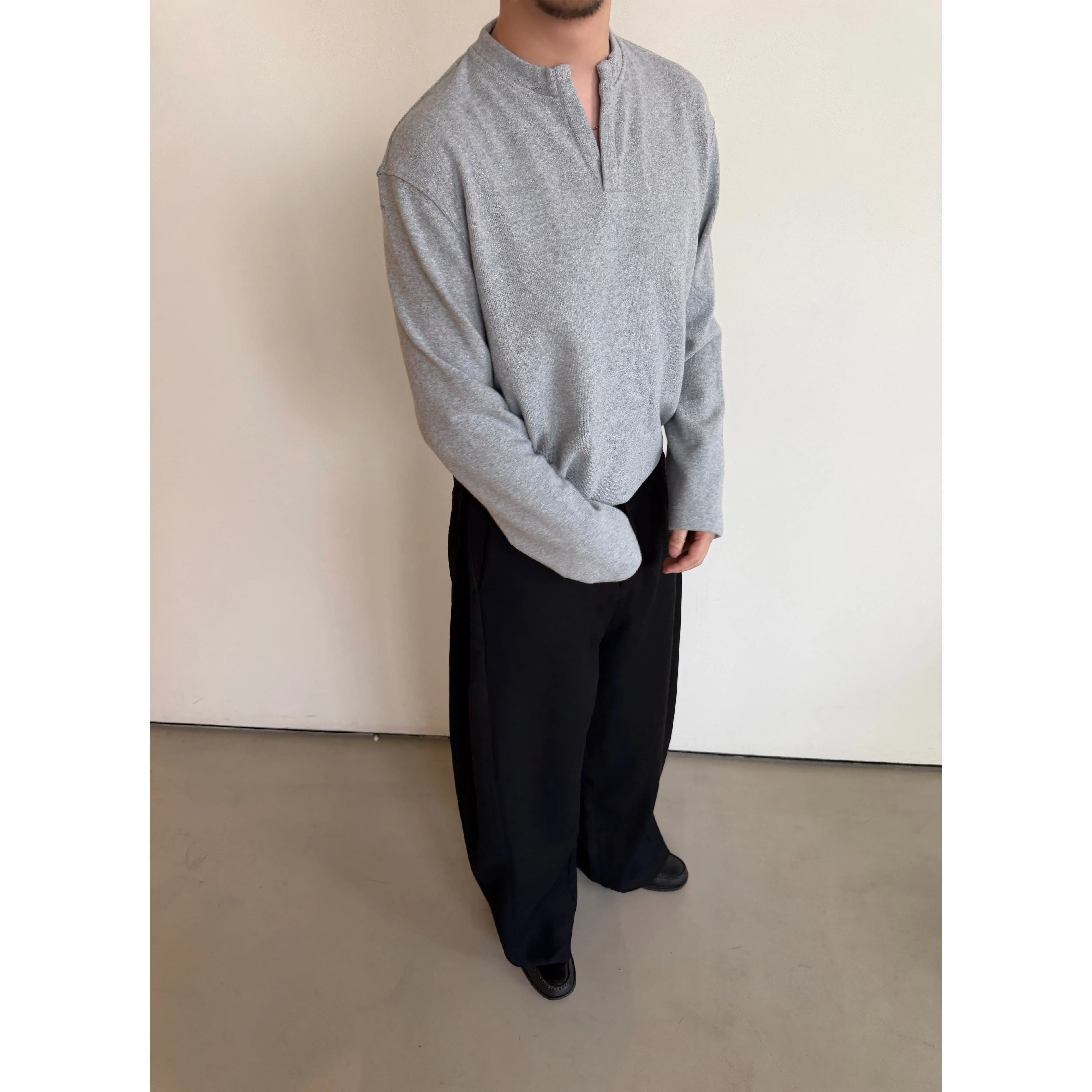 Anniehall Static Luxury V-shaped Split Neck Sweater T-shirt