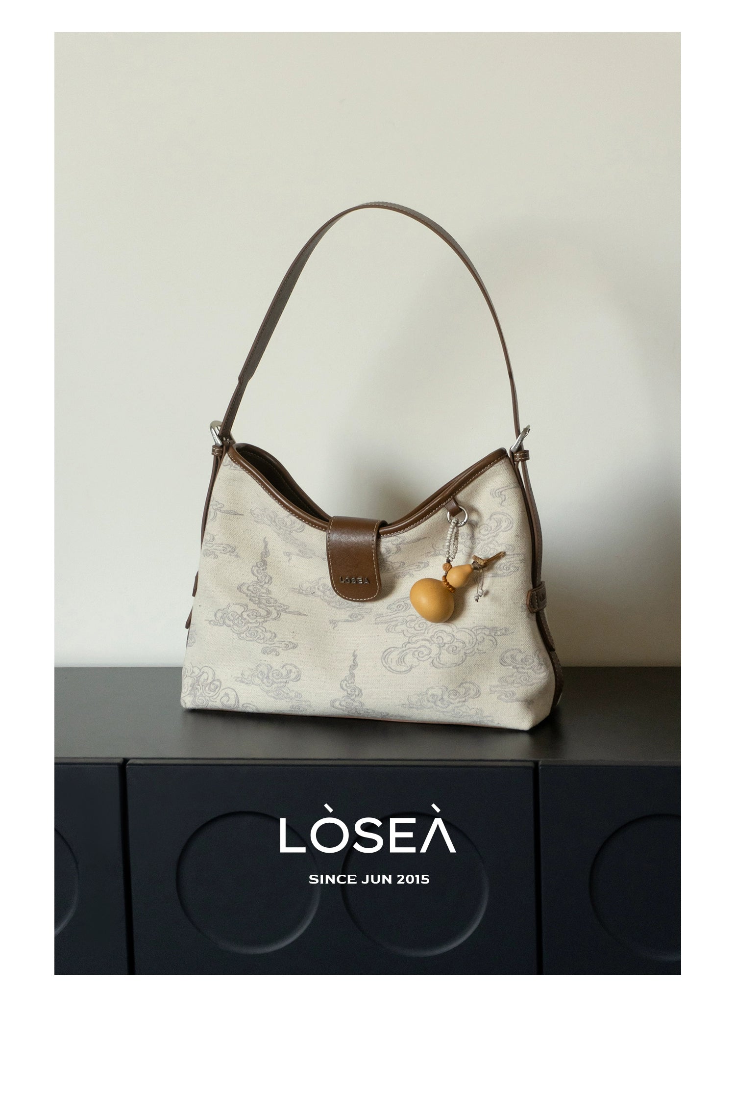 LOSEA Auspicious Cloud Pattern Single Shoulder Underarm Gourd Bag