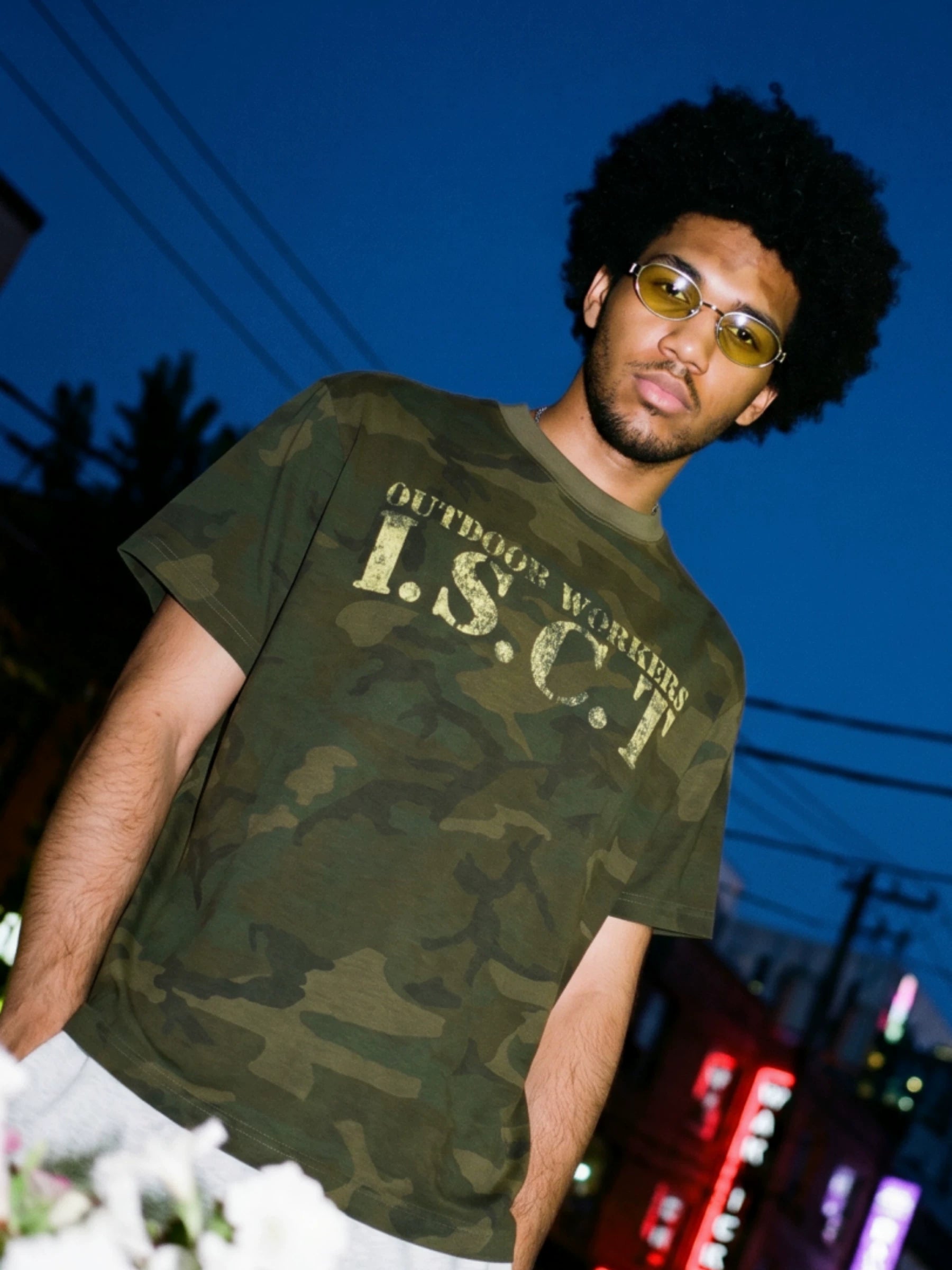COMICTREE Old Front Shoulder Crew Neck Camouflage Tee