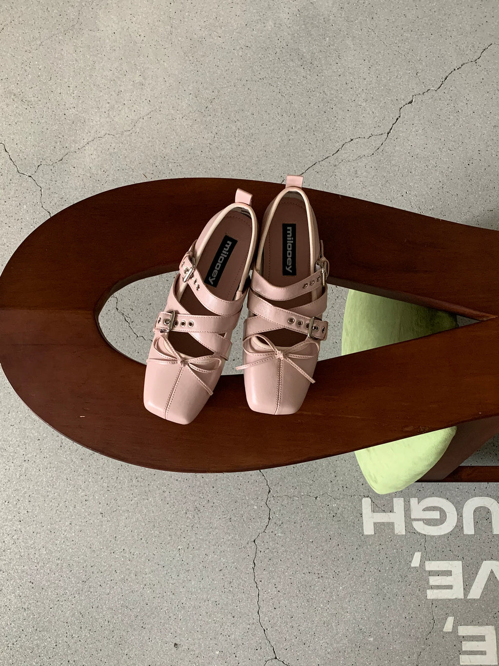 MILOOEY Leather Bow Mary Jane Flats