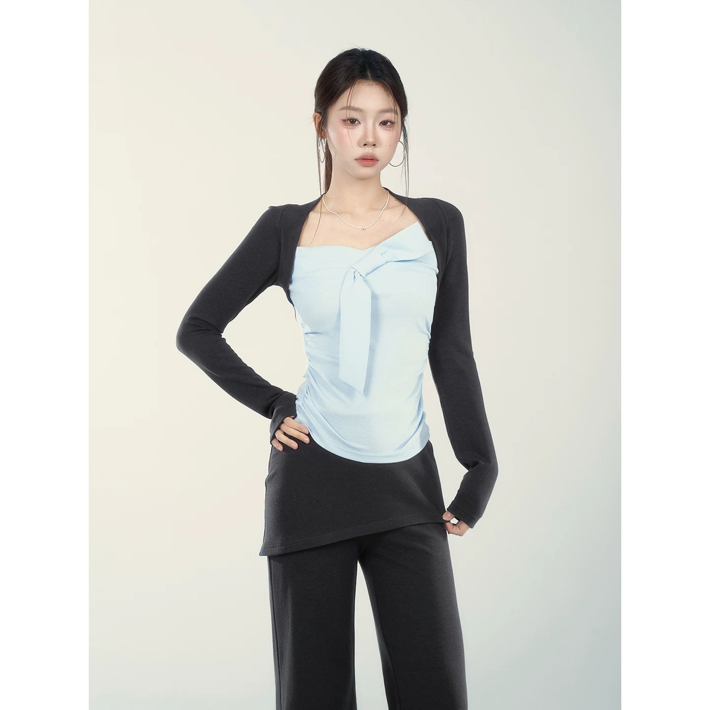 Wildberry Contrasting Color Slim-fitting Long-sleeved Knitted Sweater