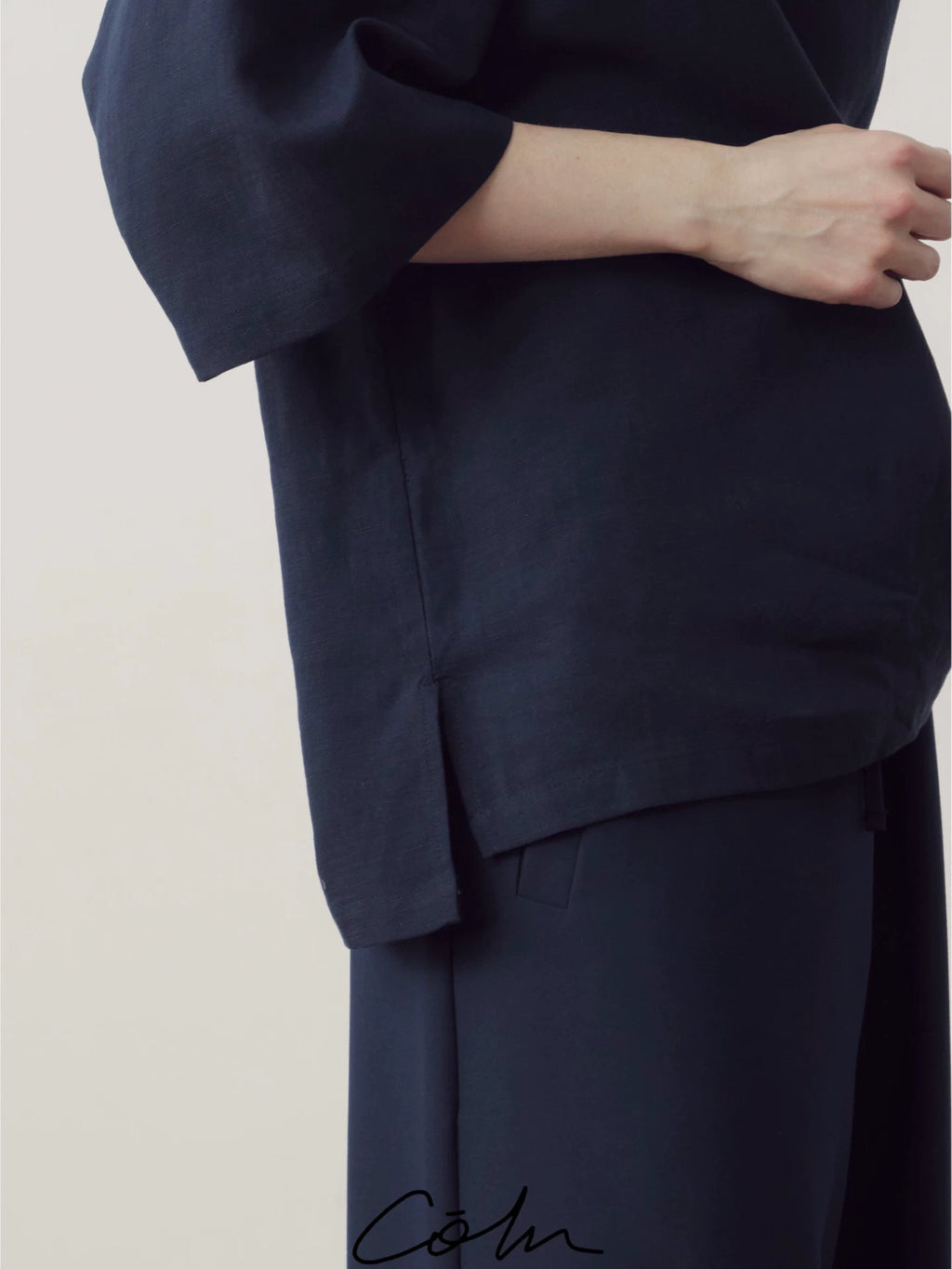 COLN Shirt – Breeze-Inspired Scissor Collar Defines Casual Elegance