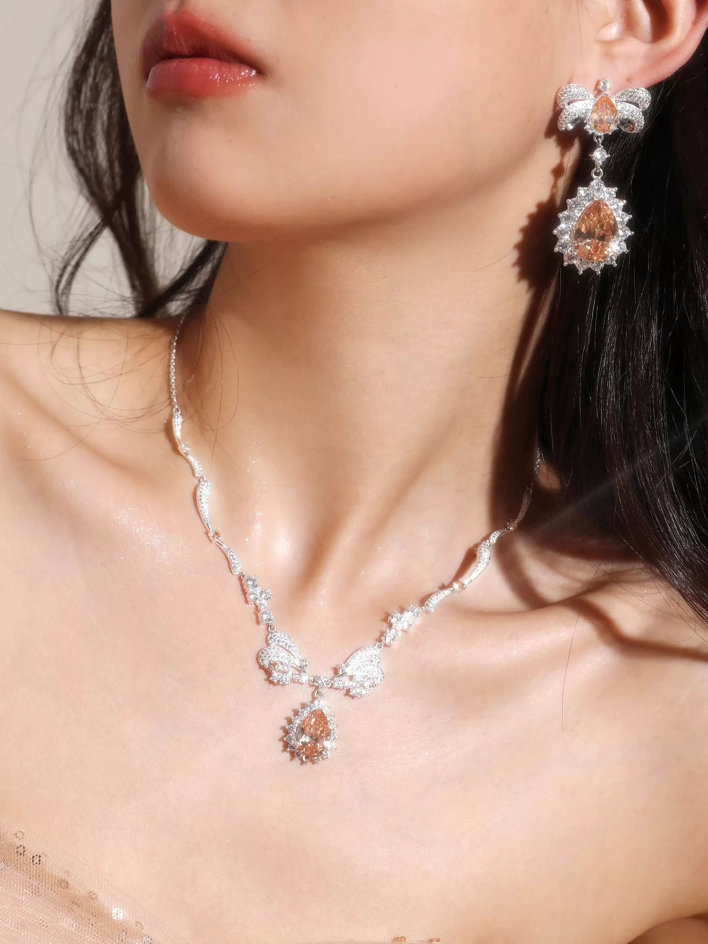 ParanoidP Bow Premium Necklace