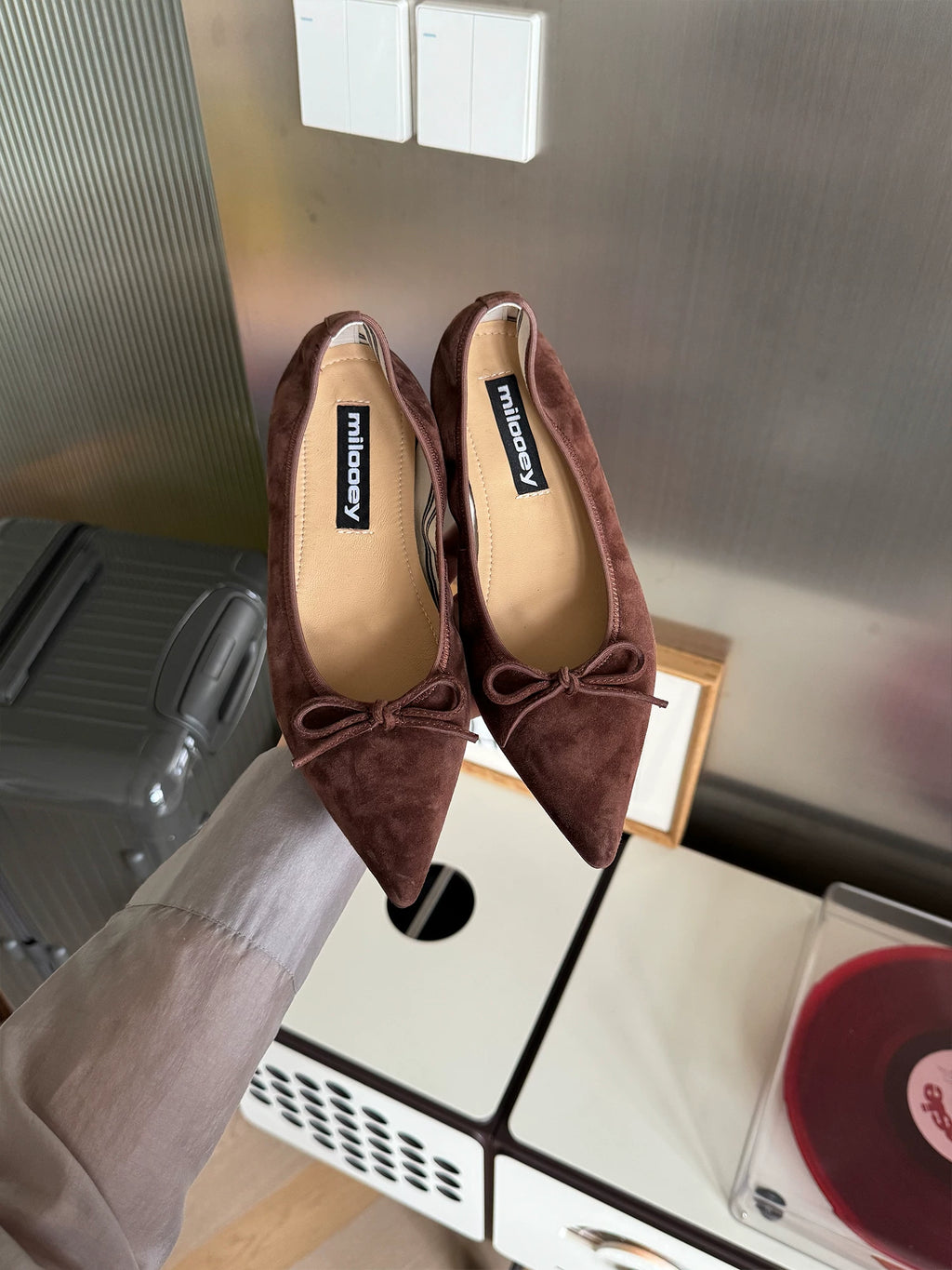 MILOOEY Leather Pointed-Toe Ballet Flat
