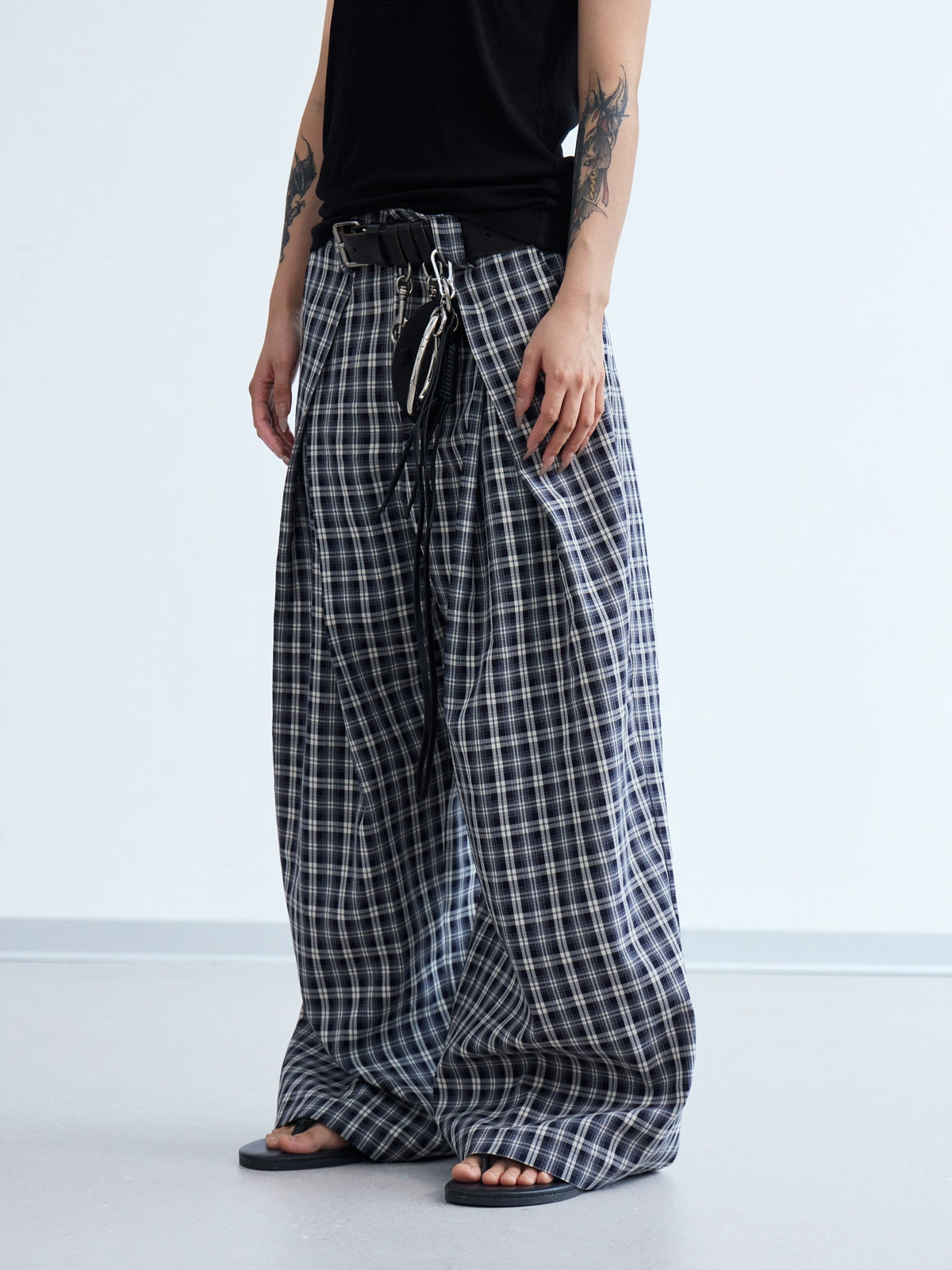 PEOPLESENSE Simple Pleated Three-dimensional Plaid Wide-leg Slacks